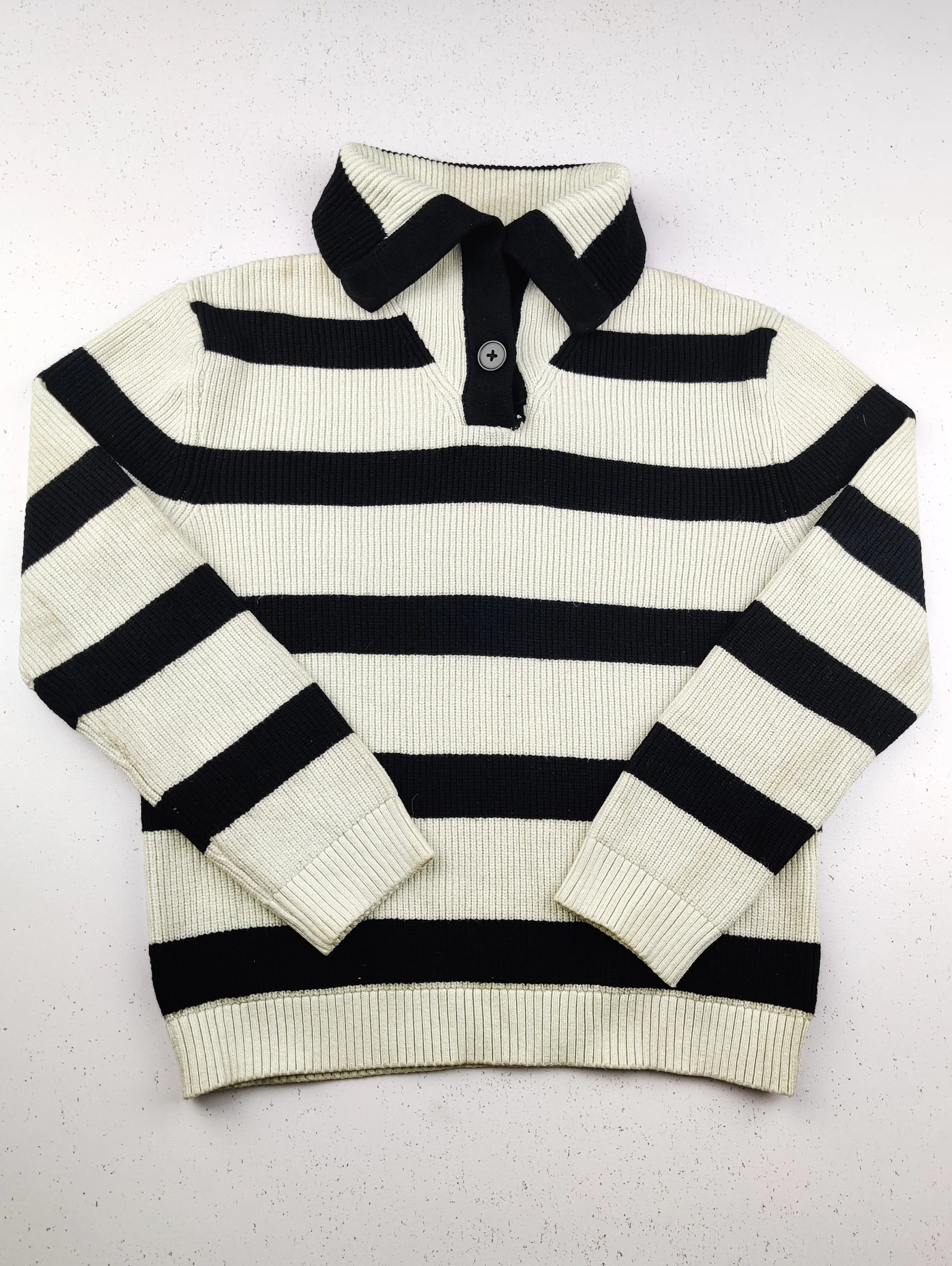 Buy online pre-used pre-loved 100% authentic & Original branded Zara (KWG-4745) available in Pakistan. Top international brands avilable.