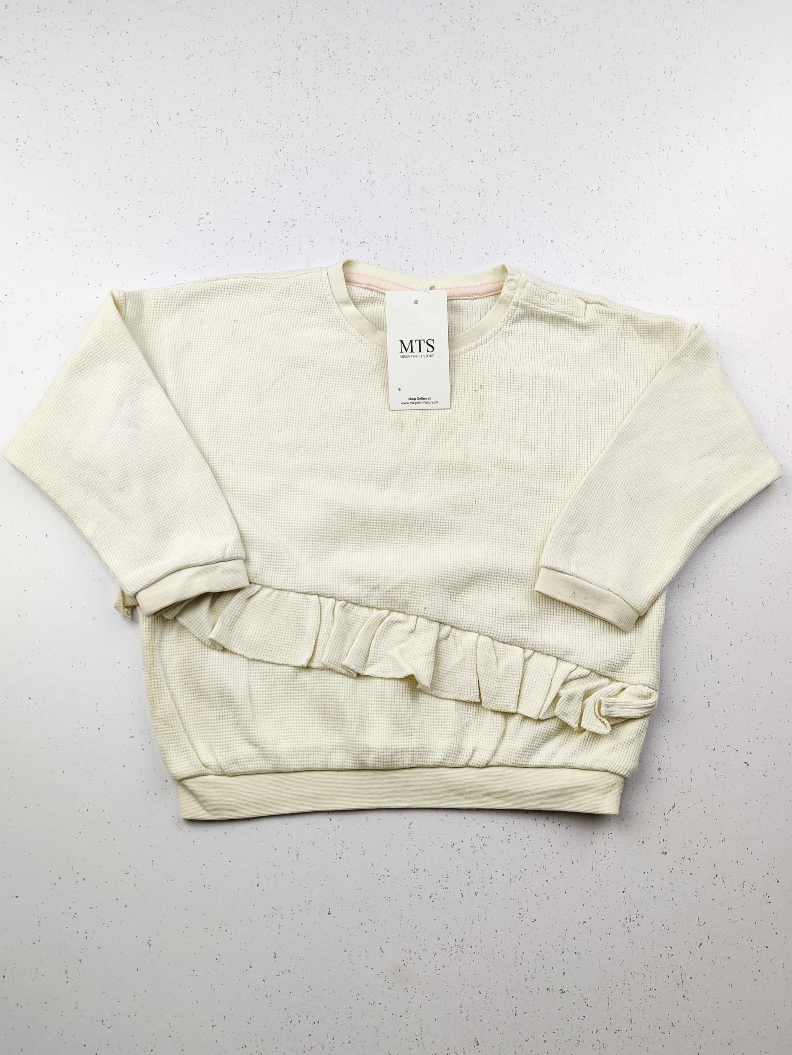 Buy online pre-used pre-loved 100% authentic & Original branded So Cute (KWG-4765) available in Pakistan. Top international brands avilable.