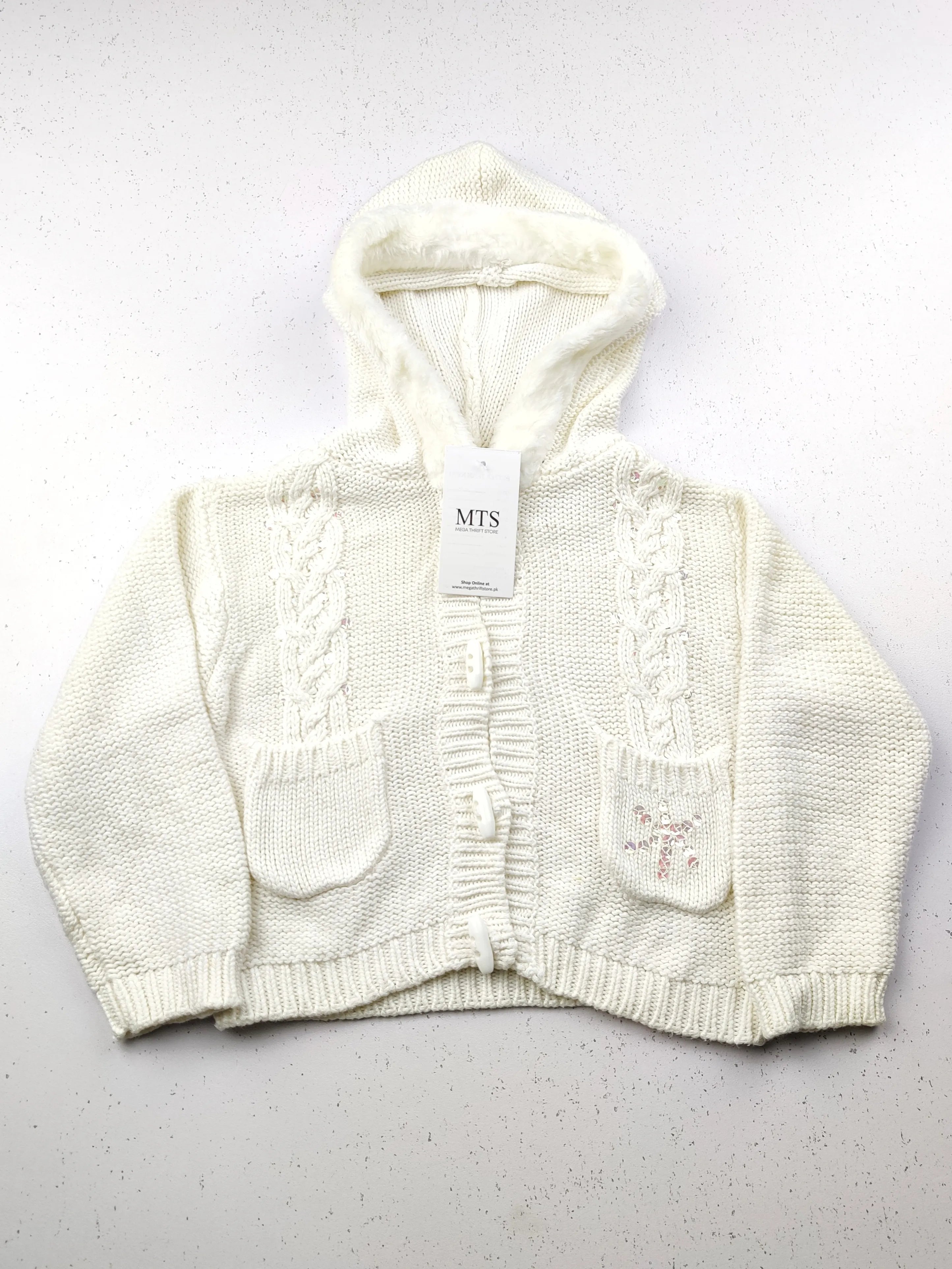Buy online pre-used pre-loved 100% authentic & Original branded Dunnes Stores (KWG-4772) available in Pakistan. Top international brands avilable.