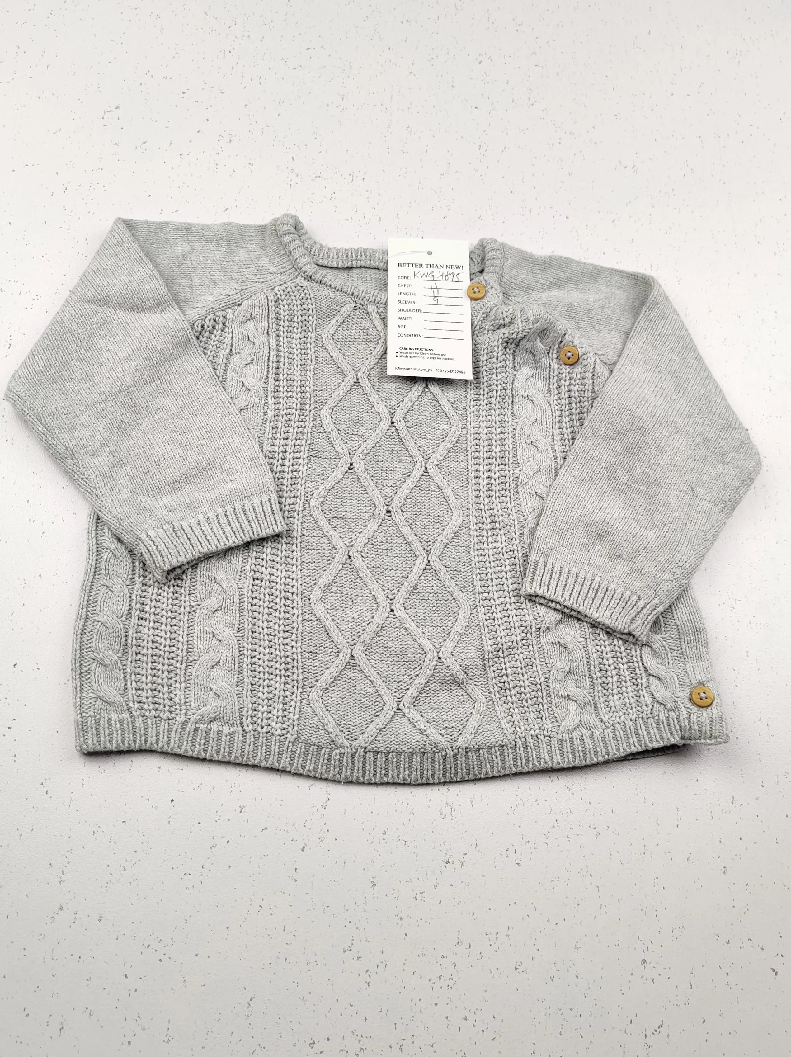 Buy online pre-used pre-loved 100% authentic & Original branded Unknown Brand (KWG-4895) available in Pakistan. Top international brands avilable.
