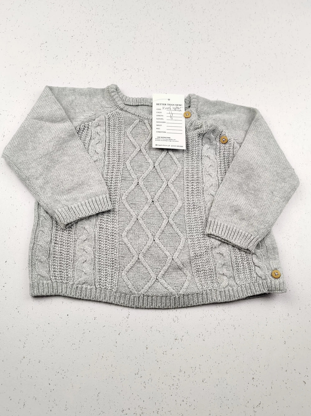 Buy online pre-used pre-loved 100% authentic & Original branded Unknown Brand (KWG-4895) available in Pakistan. Top international brands avilable.