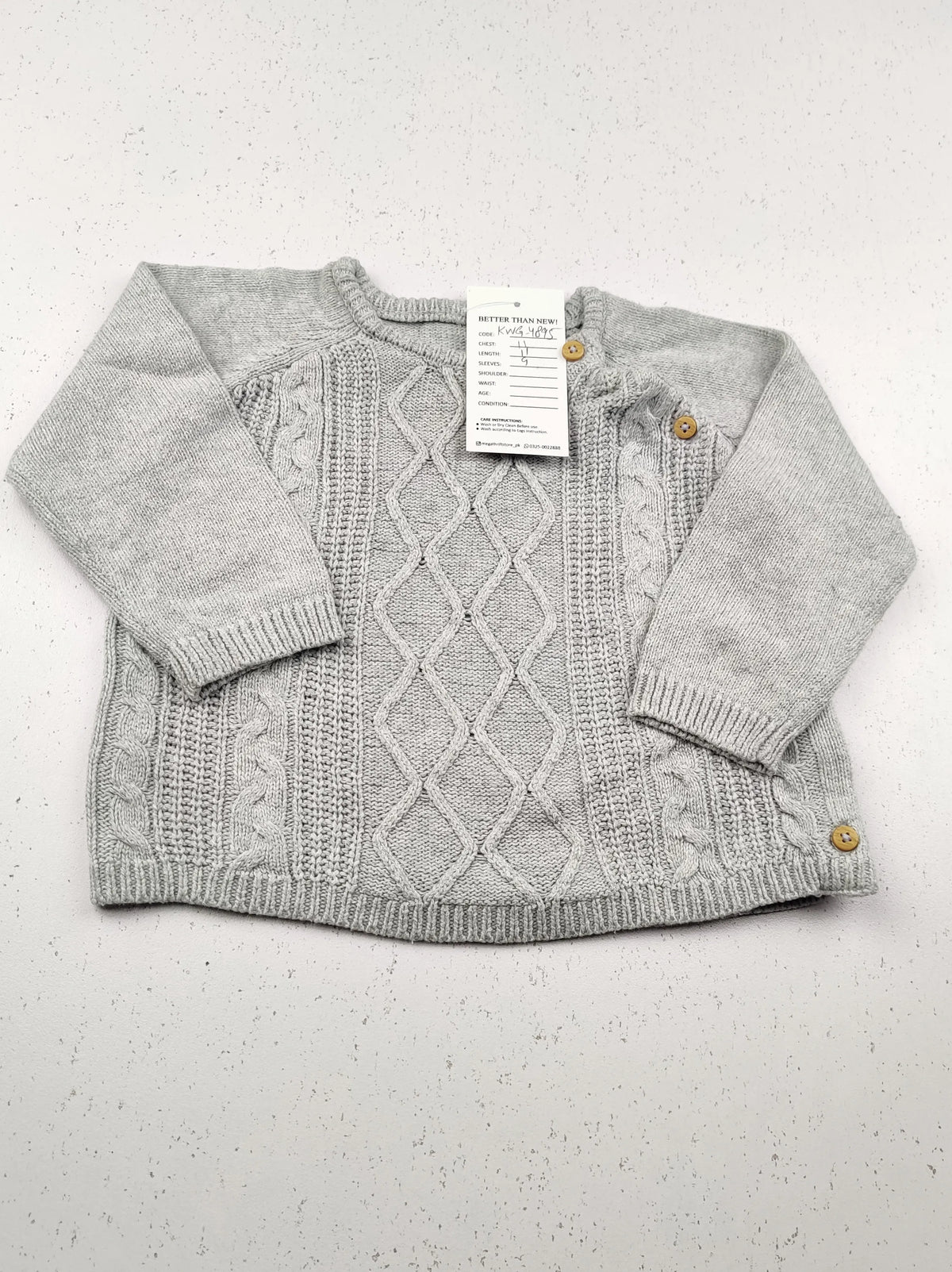 Buy online pre-used pre-loved 100% authentic & Original branded Unknown Brand (KWG-4895) available in Pakistan. Top international brands avilable.