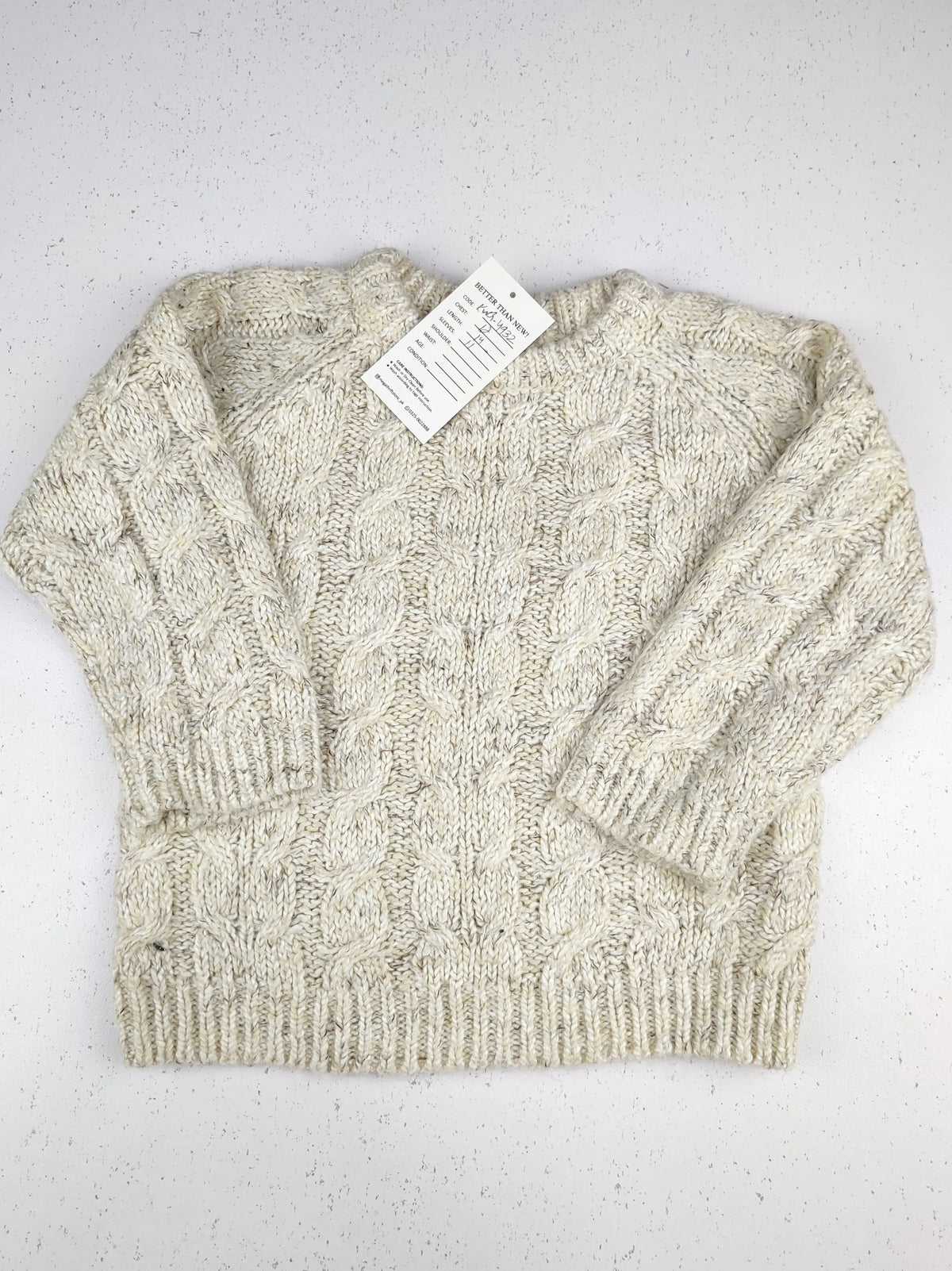 Buy online pre-used pre-loved 100% authentic & Original branded Unknown Brand (KWG-4932) available in Pakistan. Top international brands avilable.