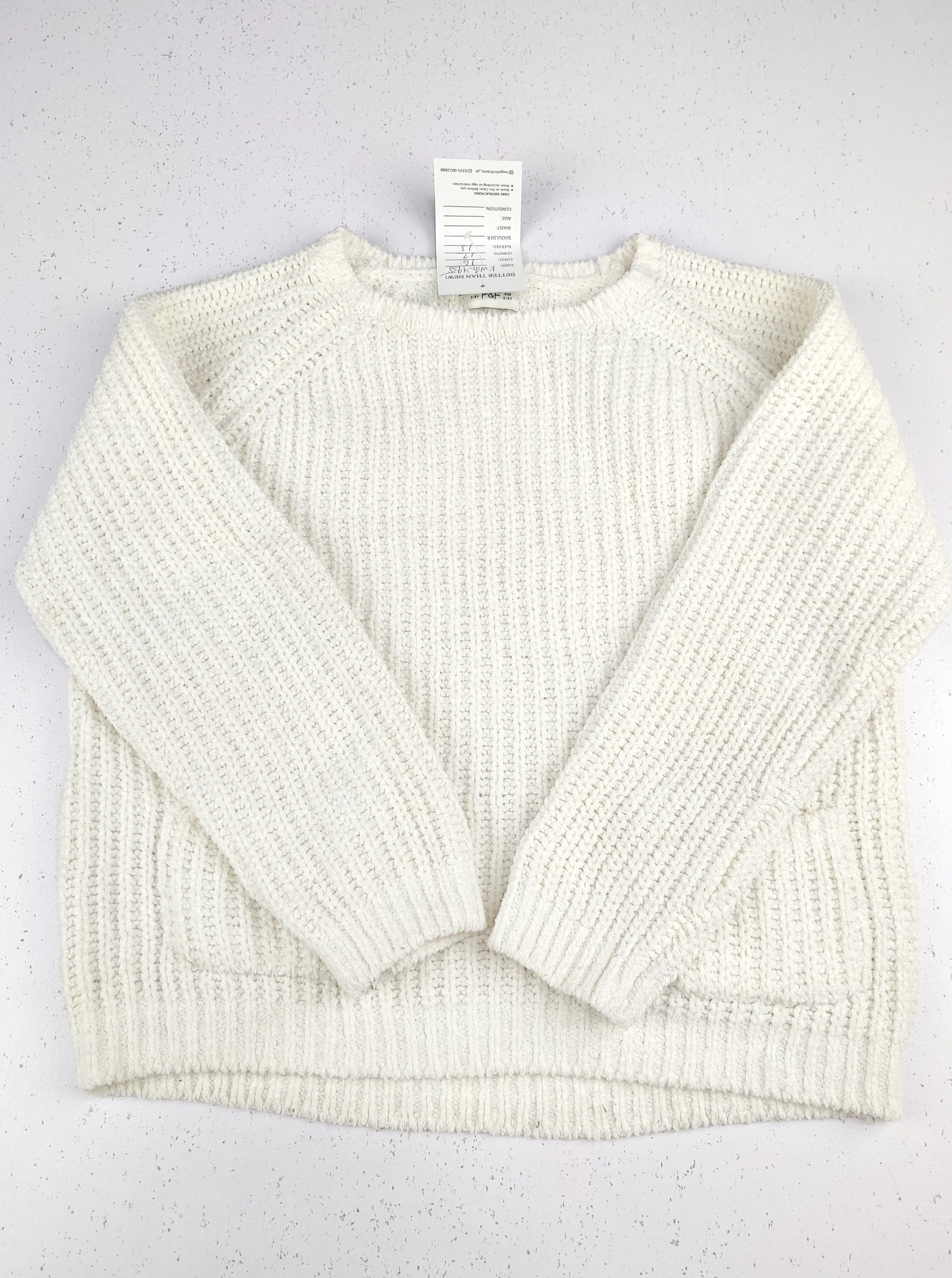 Buy online pre-used pre-loved 100% authentic & Original branded F&F (KWG-4935) available in Pakistan. Top international brands avilable.