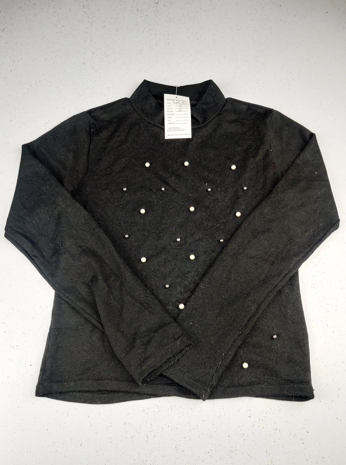 Buy online pre-used pre-loved 100% authentic & Original branded Unknown Brand (KWG-4937) available in Pakistan. Top international brands avilable.