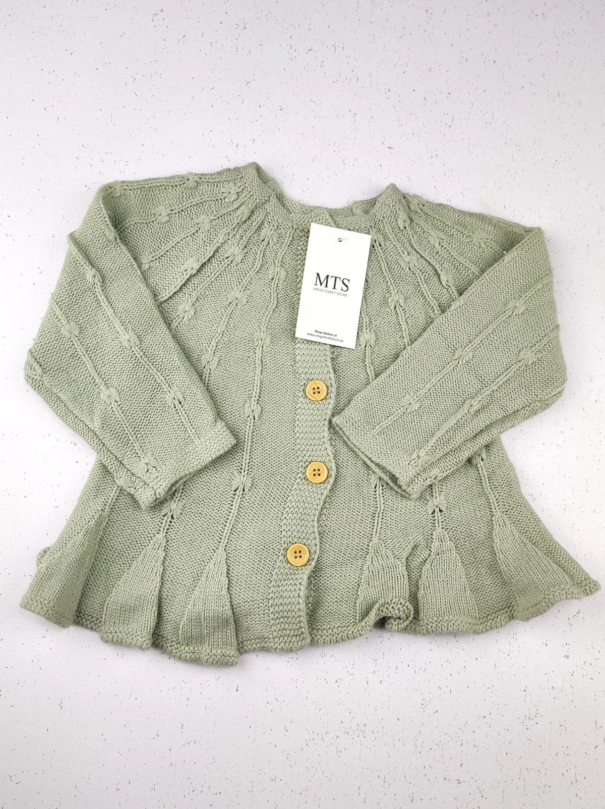 Buy online pre-used pre-loved 100% authentic & Original branded Unknown Brand (KWG-5136) available in Pakistan. Top international brands avilable.