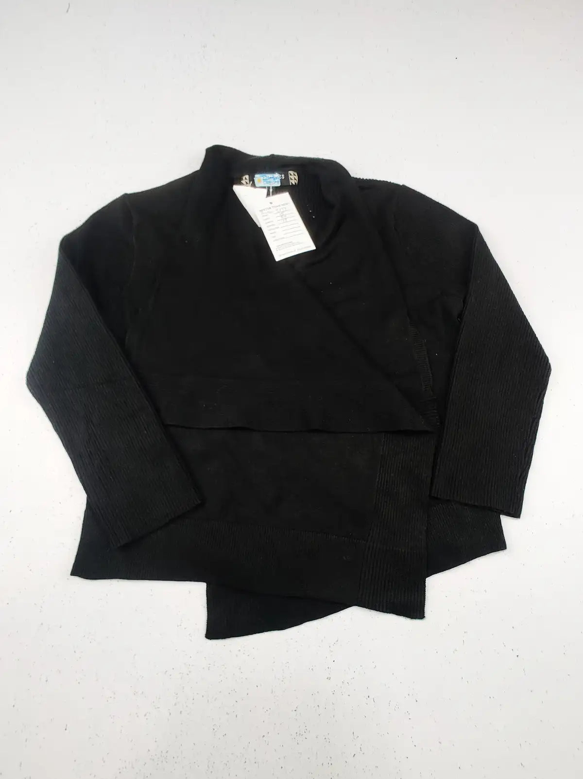 Buy online pre-used pre-loved 100% authentic & Original branded Unknown Brand (KWG-5174) available in Pakistan. Top international brands avilable.