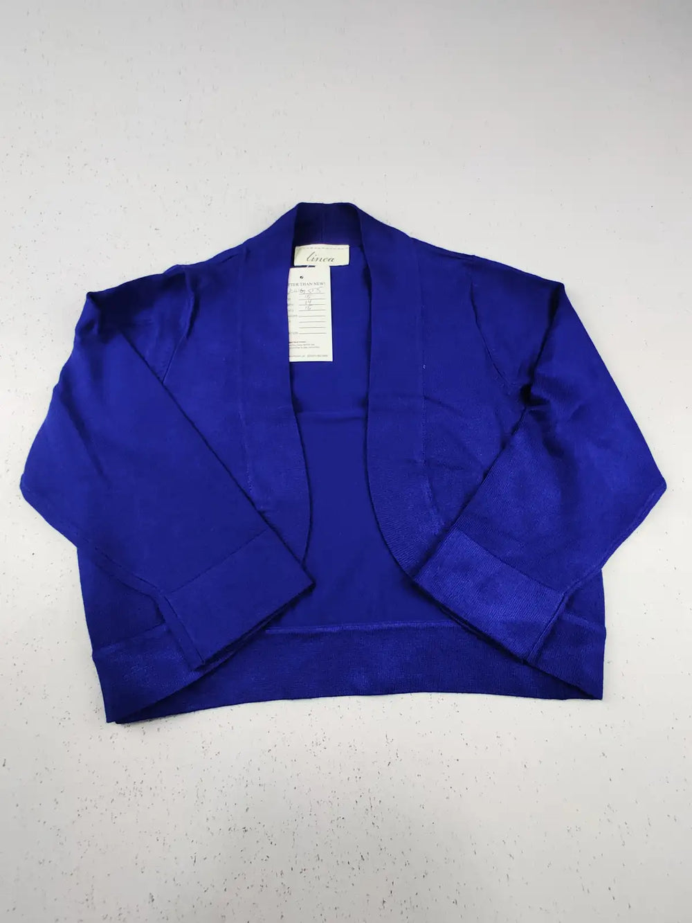 Buy online pre-used pre-loved 100% authentic & Original branded Linea (KWG-5175) available in Pakistan. Top international brands avilable.