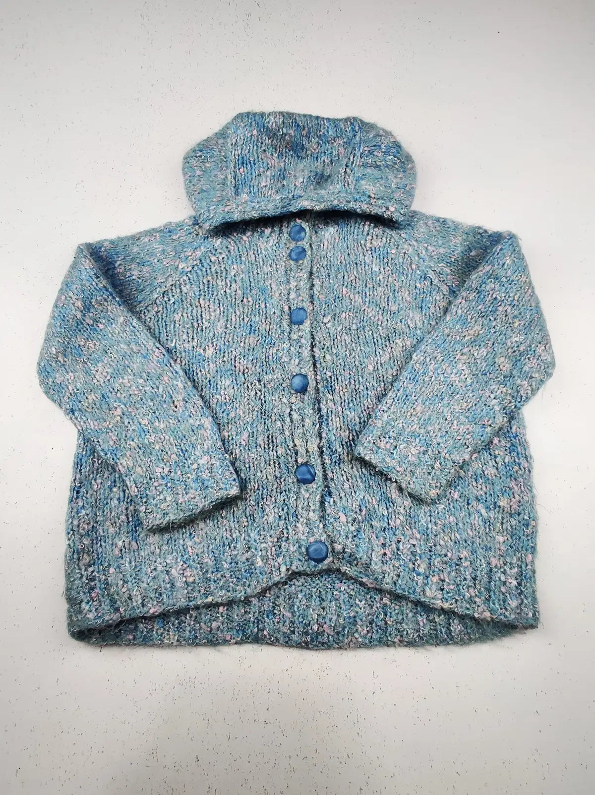 Buy online pre-used pre-loved 100% authentic & Original branded Unknown Brand (KWG-5187) available in Pakistan. Top international brands avilable.