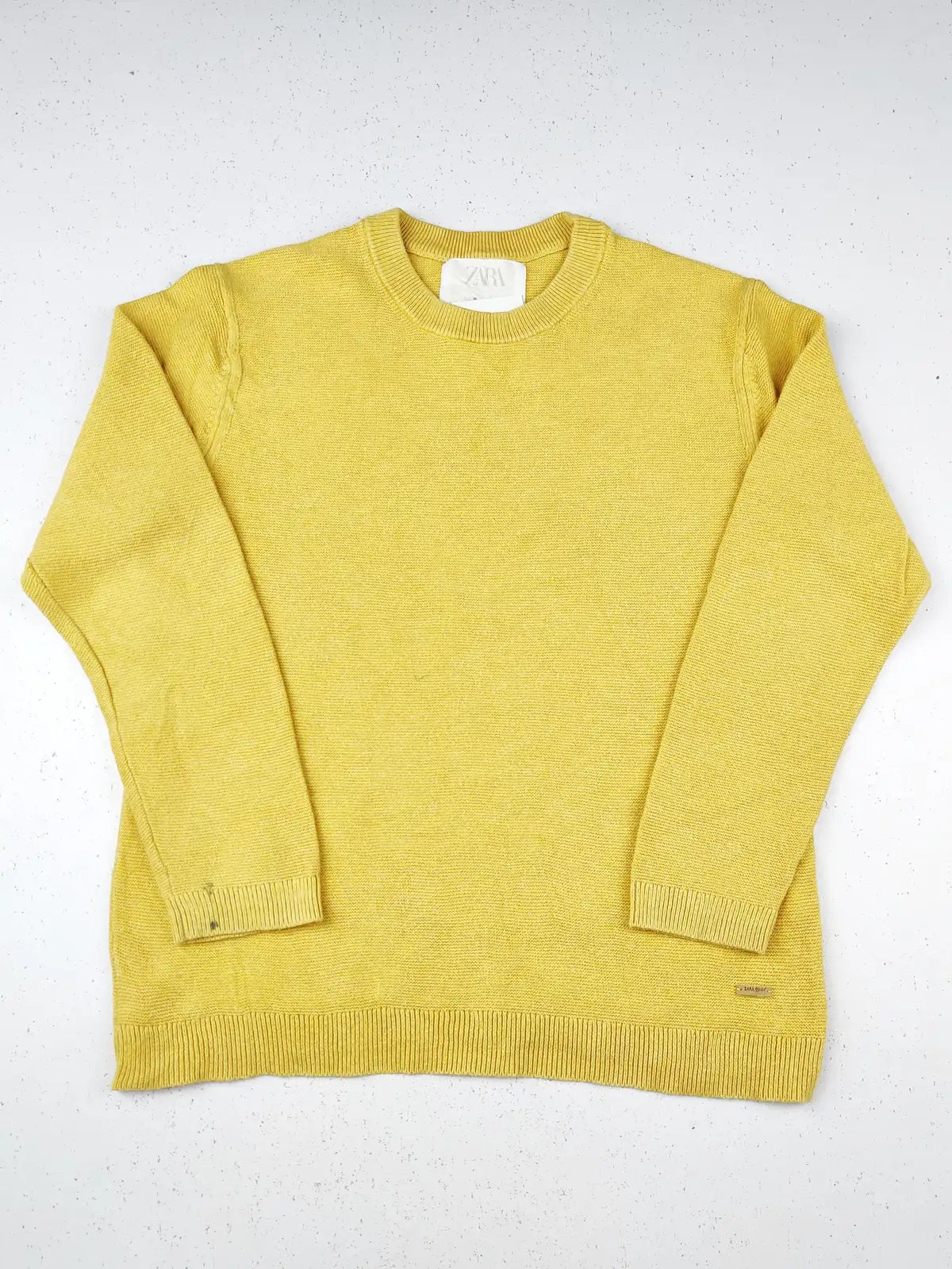 Buy online pre-used pre-loved 100% authentic & Original branded Zara (KWG-5350) available in Pakistan. Top international brands avilable.
