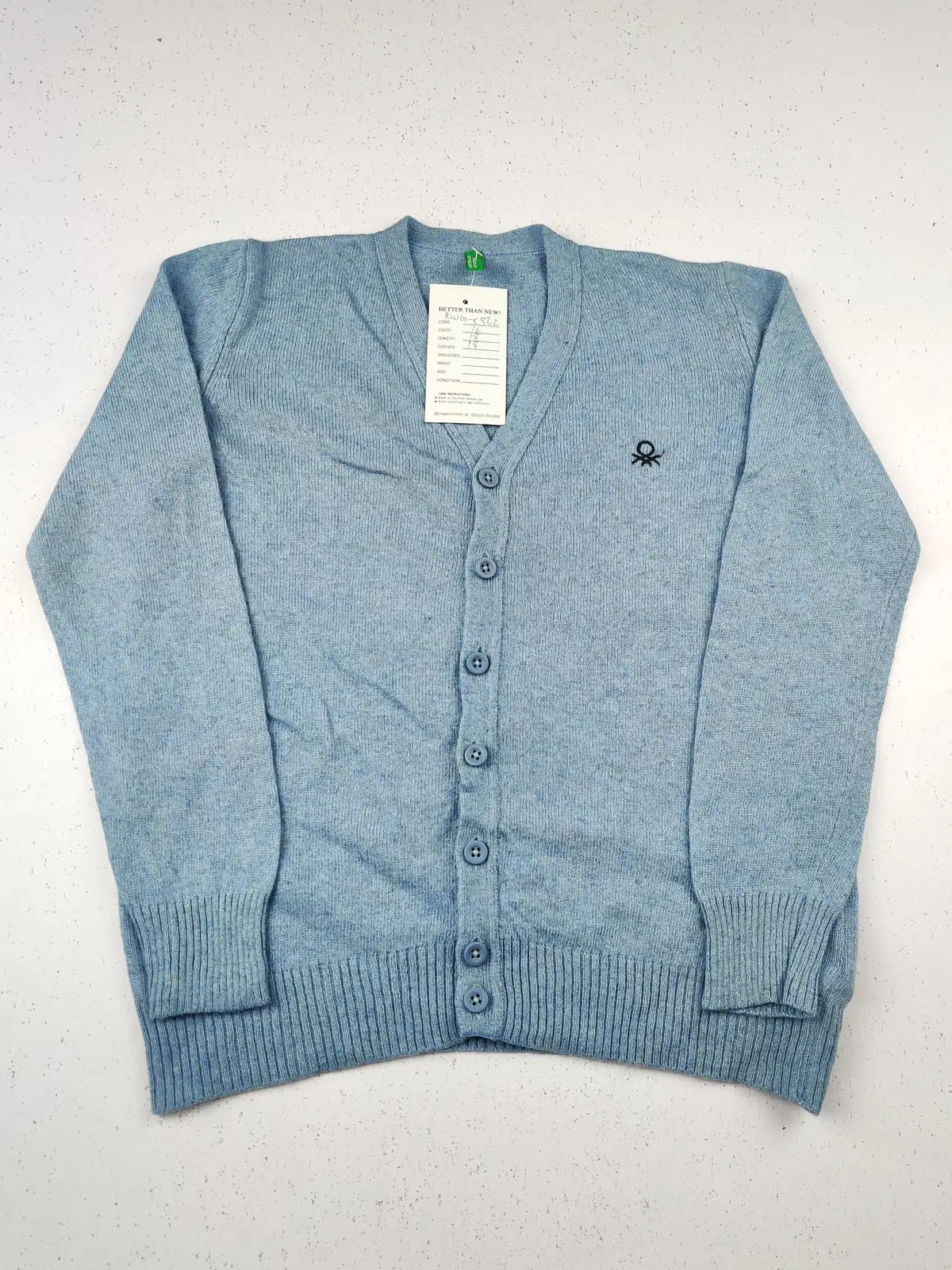 Buy online pre-used pre-loved 100% authentic & Original branded United Colors Of Benetton (KWG-5562) available in Pakistan. Top international brands avilable.