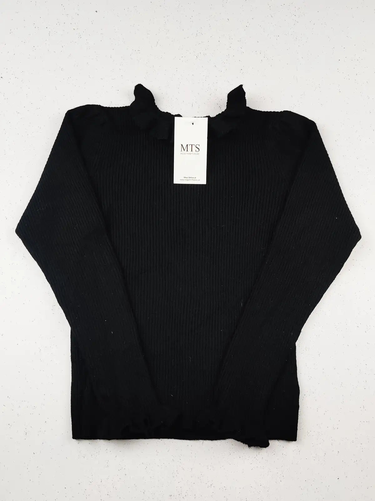 Buy online pre-used pre-loved 100% authentic & Original branded Dunnes Stores (KWG-5716) available in Pakistan. Top international brands avilable.