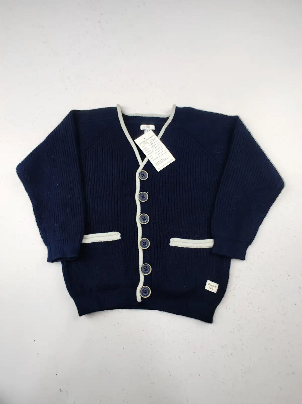 Buy online pre-used pre-loved 100% authentic & Original branded Rr (KWG-5904) available in Pakistan. Top international brands avilable.