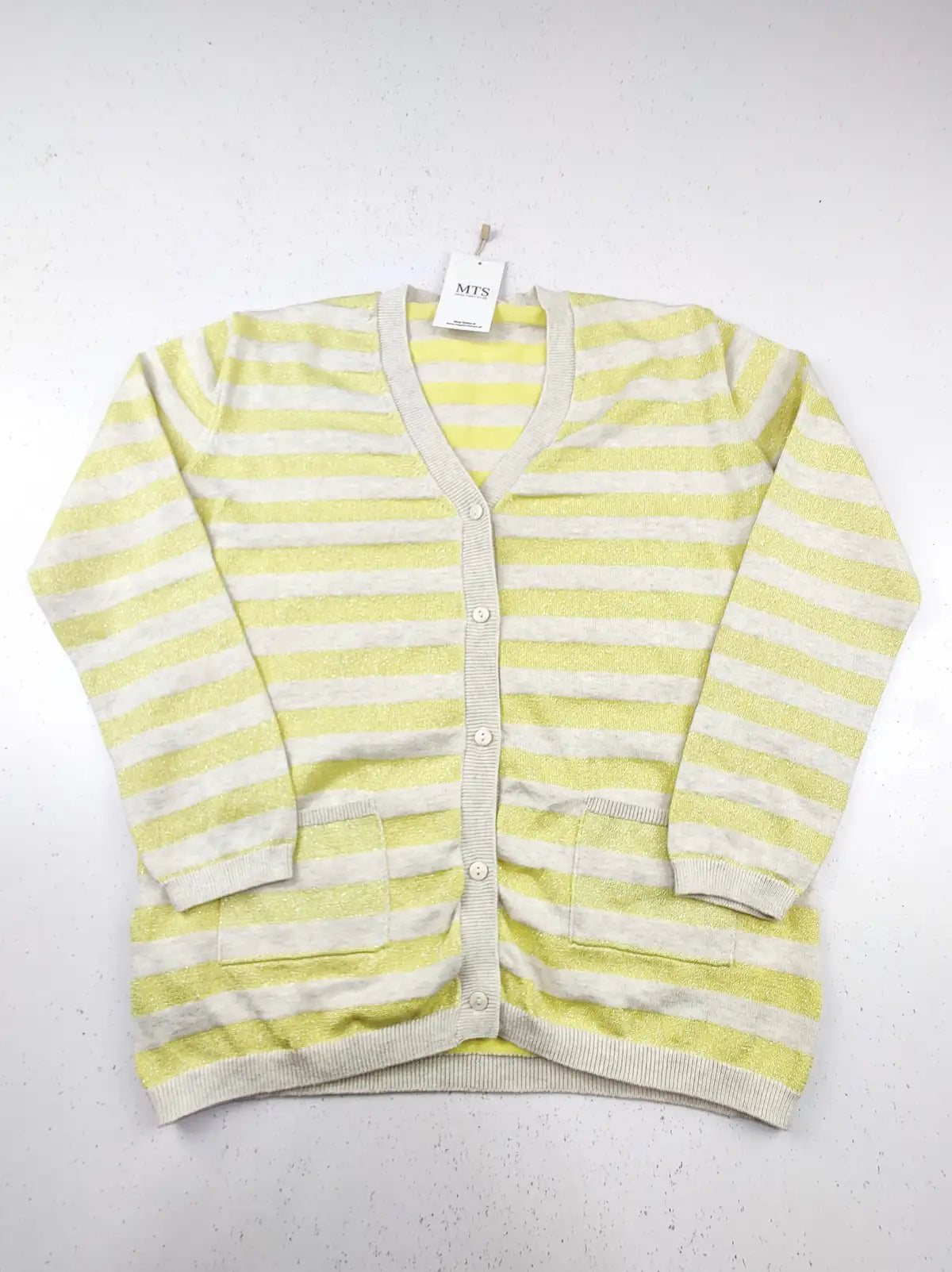 Buy online pre-used pre-loved 100% authentic & Original branded Mango (KWG-6062) available in Pakistan. Top international brands avilable.