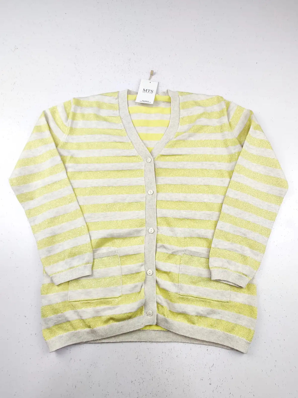 Buy online pre-used pre-loved 100% authentic & Original branded Mango (KWG-6062) available in Pakistan. Top international brands avilable.