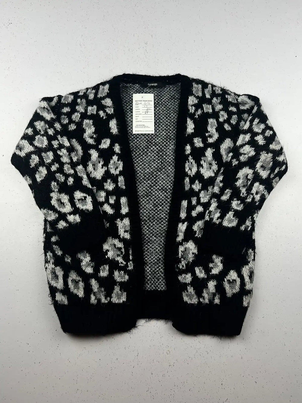 Buy online pre-used pre-loved 100% authentic & Original branded George (KWG-6192) available in Pakistan. Top international brands avilable.