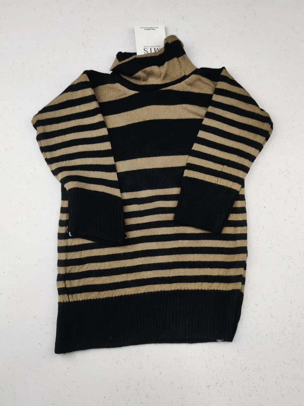 Buy online pre-used pre-loved 100% authentic & Original branded Unknown Brand (KWG-6430) available in Pakistan. Top international brands avilable.