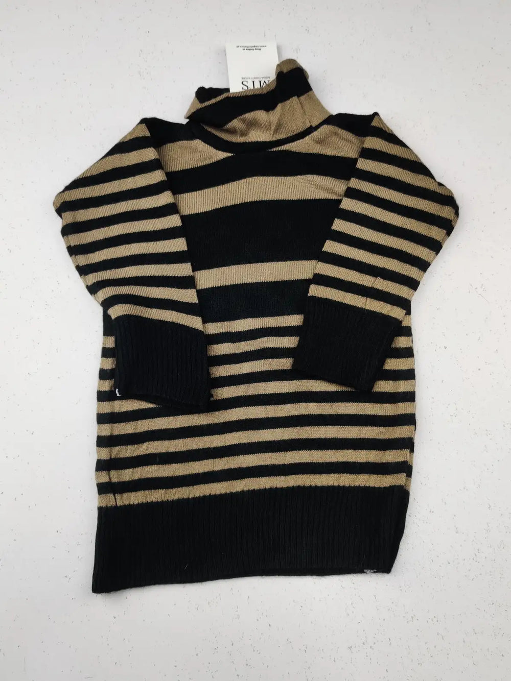 Buy online pre-used pre-loved 100% authentic & Original branded Unknown Brand (KWG-6430) available in Pakistan. Top international brands avilable.