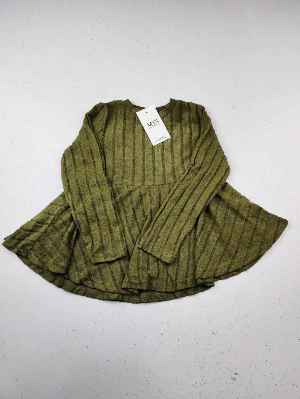 Buy online pre-used pre-loved 100% authentic & Original branded Unknown Brand (KWG-6518) available in Pakistan. Top international brands avilable.