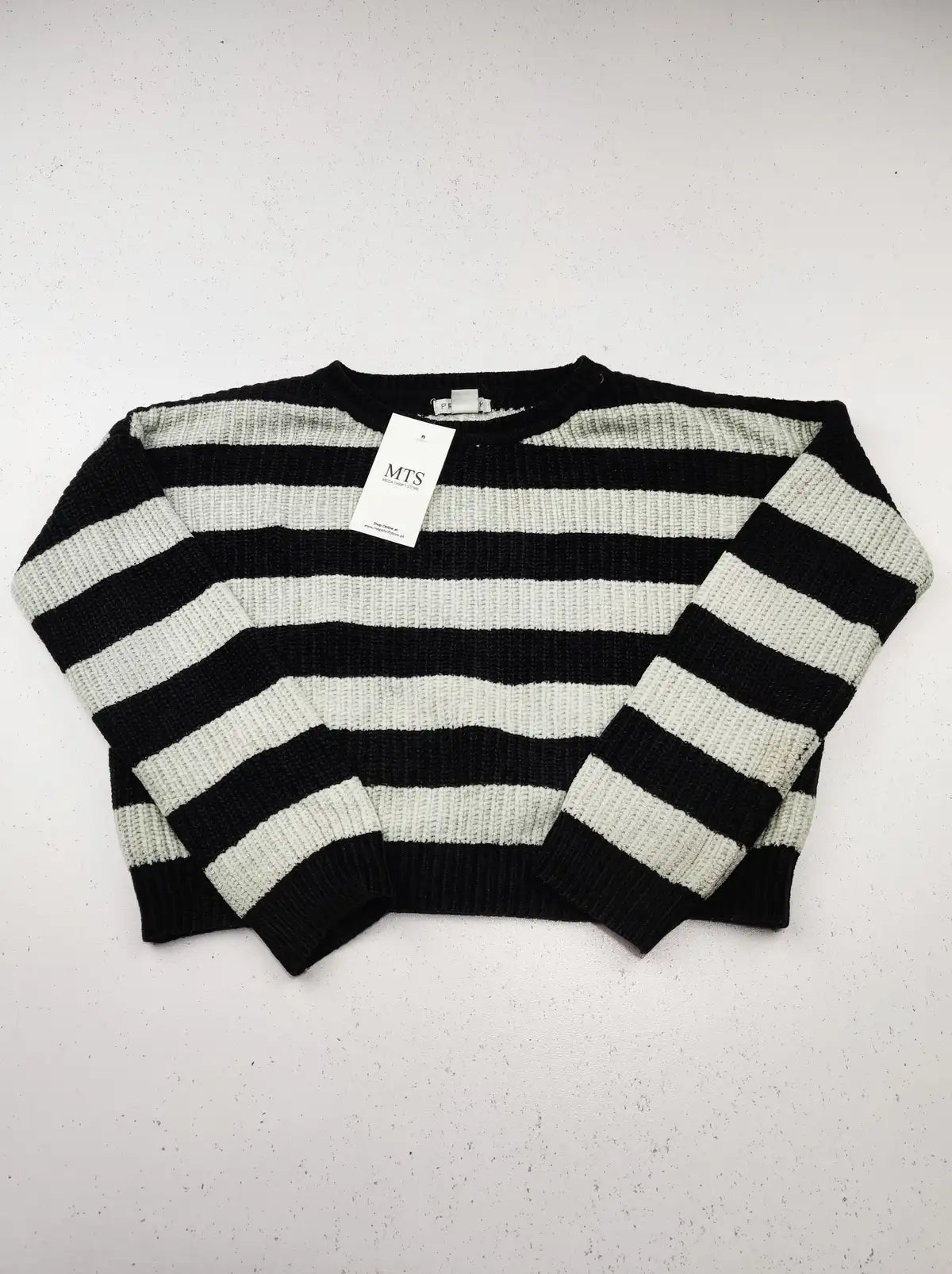 Buy online pre-used pre-loved 100% authentic & Original branded Primark (KWG-6548) available in Pakistan. Top international brands avilable.