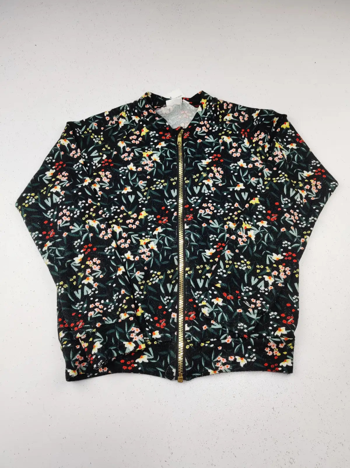 Buy online pre-used pre-loved 100% authentic & Original branded Name It (KWG-6582) available in Pakistan. Top international brands avilable.