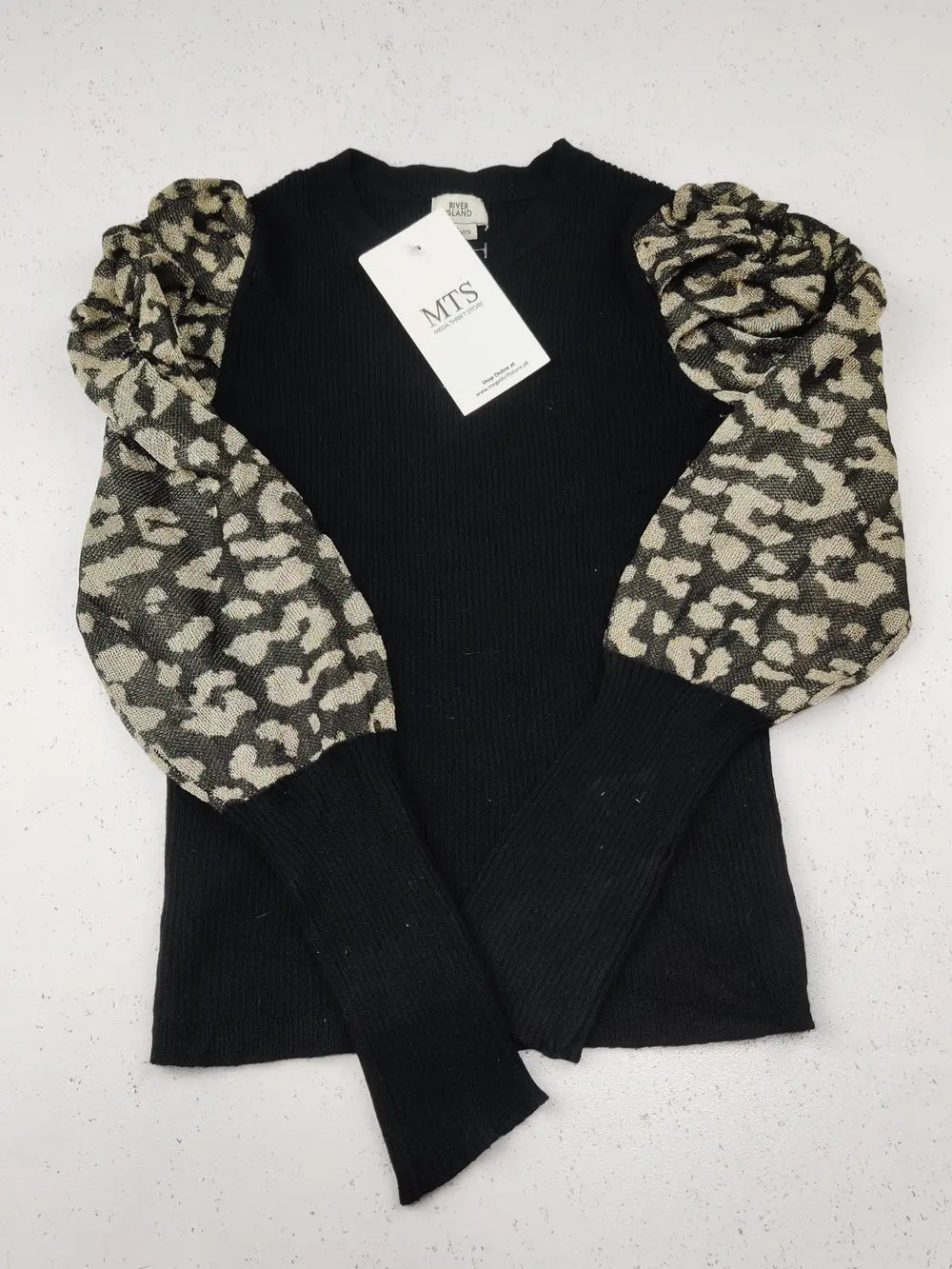 Buy online pre-used pre-loved 100% authentic & Original branded River Island (KWG-6603) available in Pakistan. Top international brands avilable.