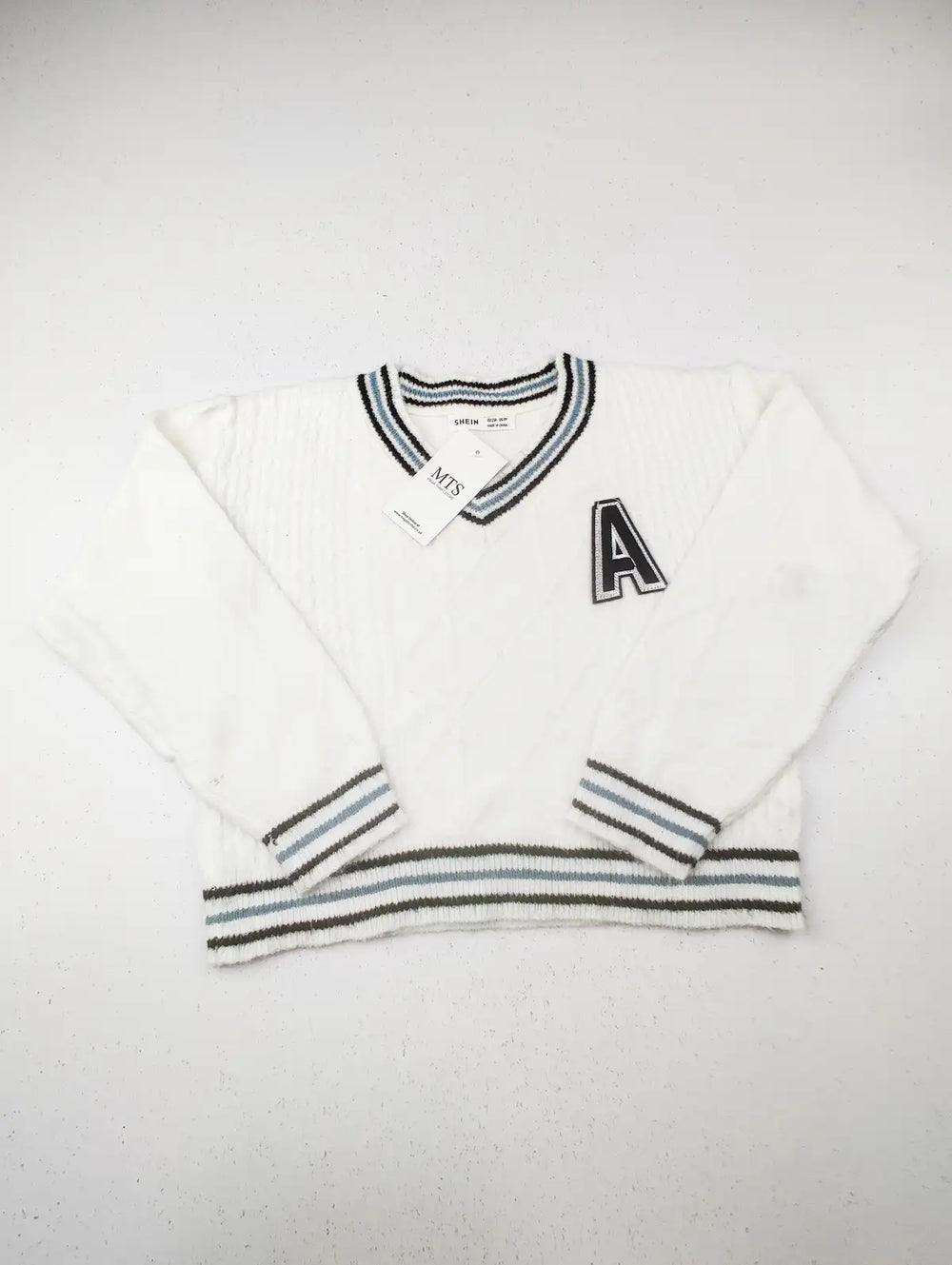 Buy online pre-used pre-loved 100% authentic & Original branded Shein (KWG-6733) available in Pakistan. Top international brands avilable.