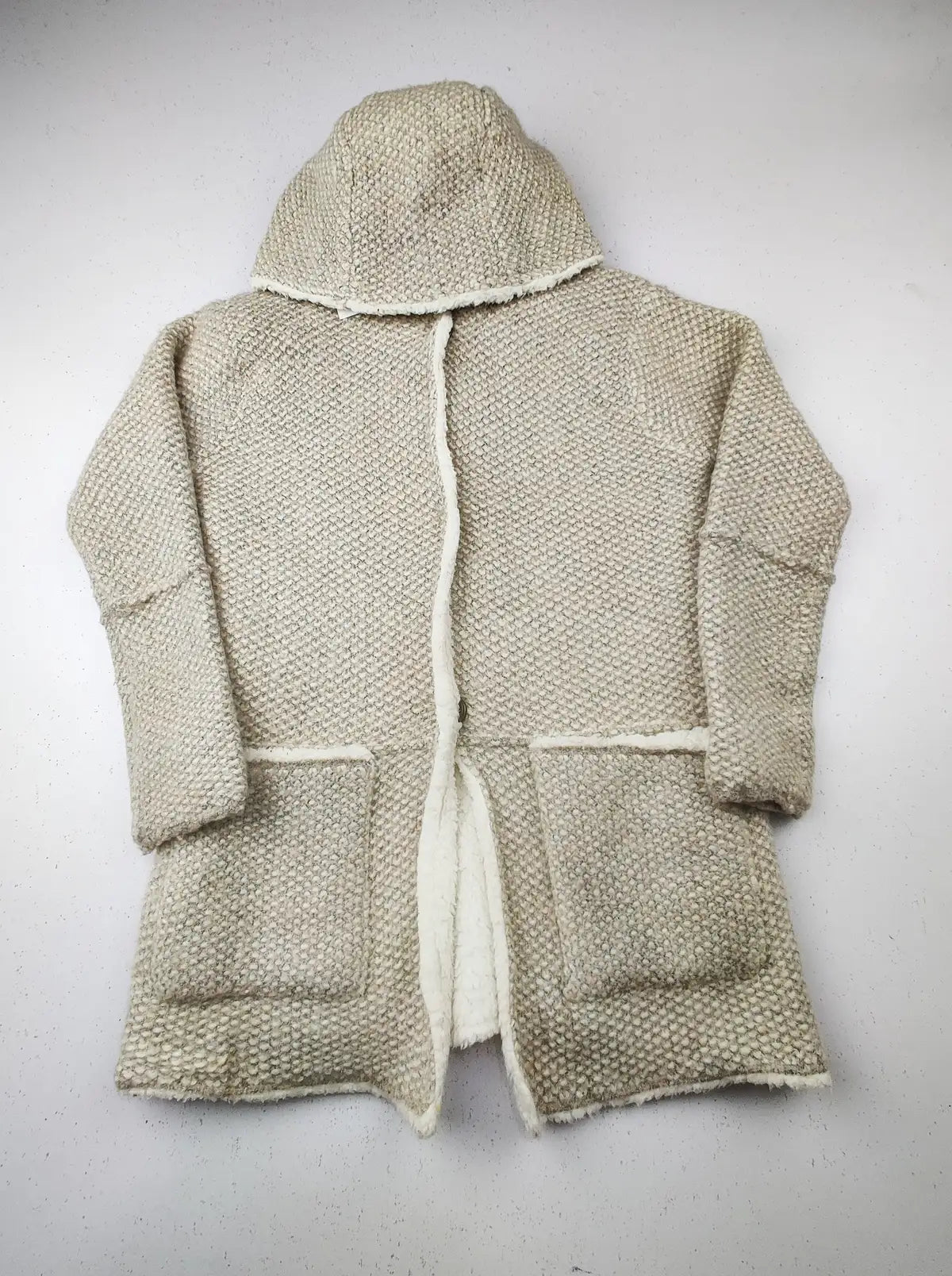 Buy online pre-used pre-loved 100% authentic & Original branded Zara (KWG-6824) available in Pakistan. Top international brands avilable.