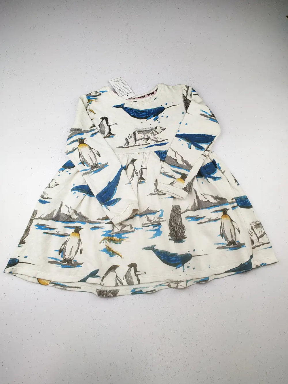 Buy online pre-used pre-loved 100% authentic & Original branded F&F (KWG-7129) available in Pakistan. Top international brands avilable.