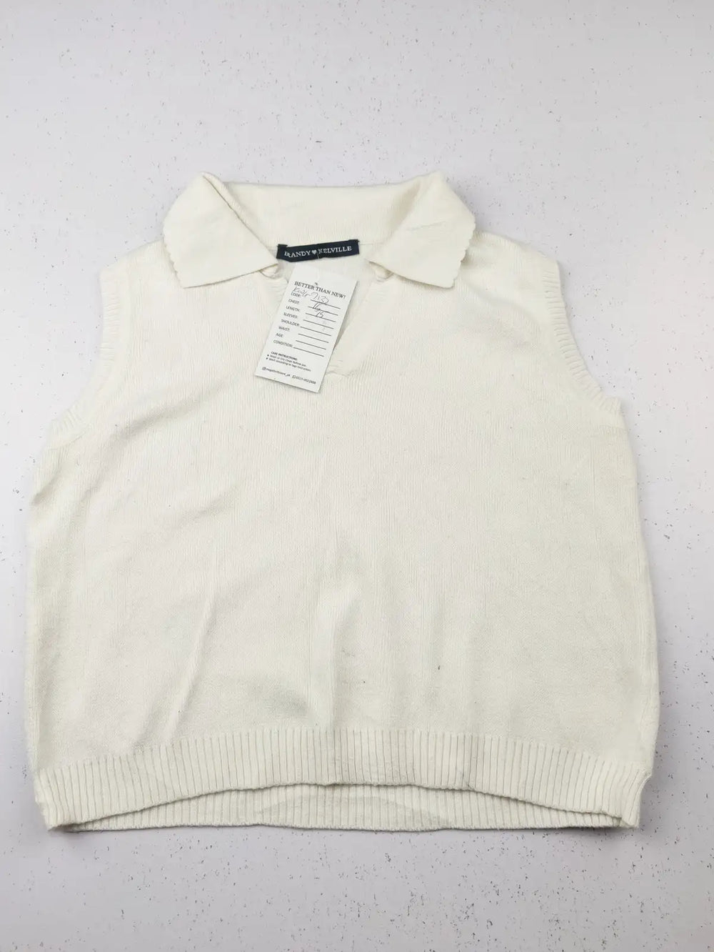 Buy online pre-used pre-loved 100% authentic & Original branded Brandy Melville (KWG-7132) available in Pakistan. Top international brands avilable.