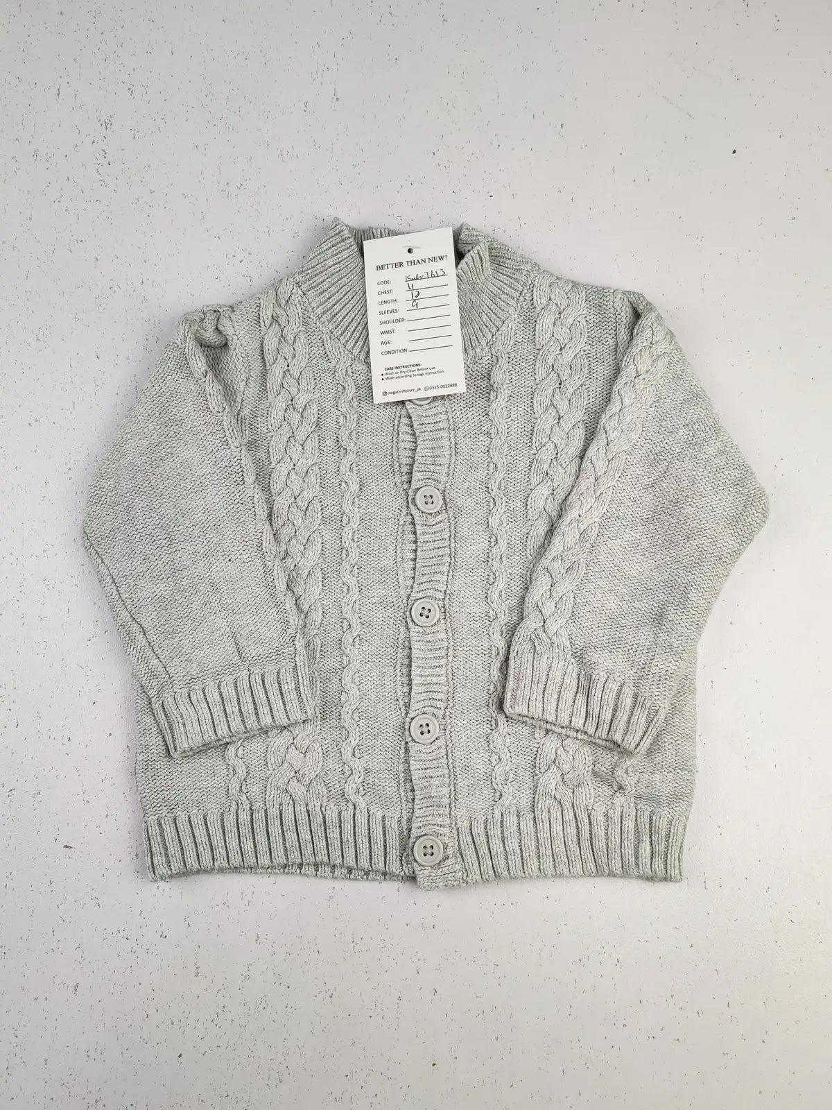 Buy online pre-used pre-loved 100% authentic & Original branded Unknown Brand (KWG-7613) available in Pakistan. Top international brands avilable.