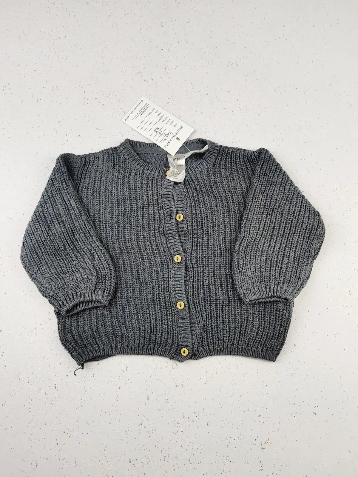 Buy online pre-used pre-loved 100% authentic & Original branded H&M (KWG-8009) available in Pakistan. Top international brands avilable.
