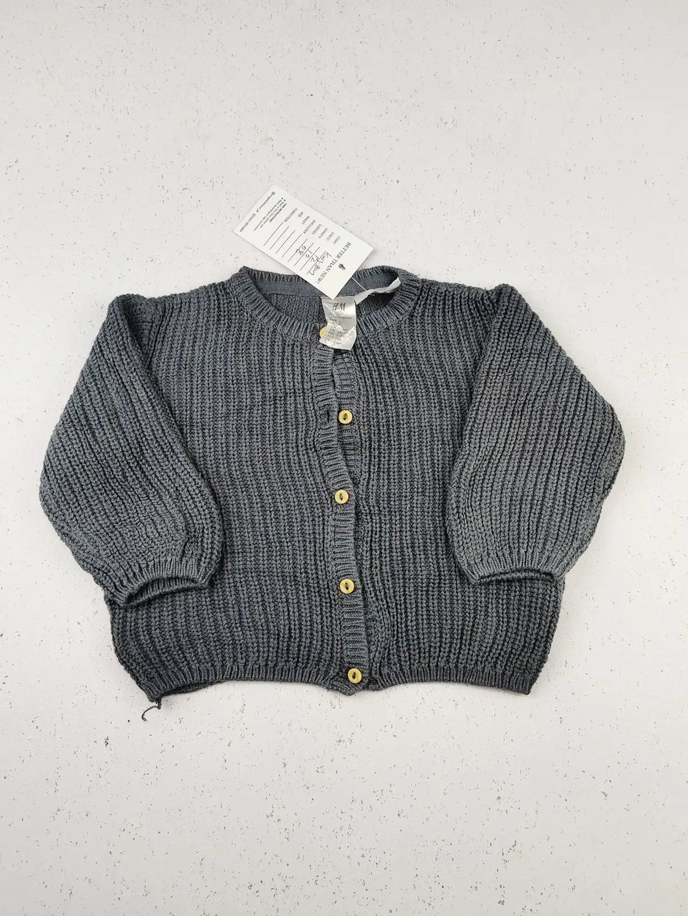 Buy online pre-used pre-loved 100% authentic & Original branded H&M (KWG-8009) available in Pakistan. Top international brands avilable.