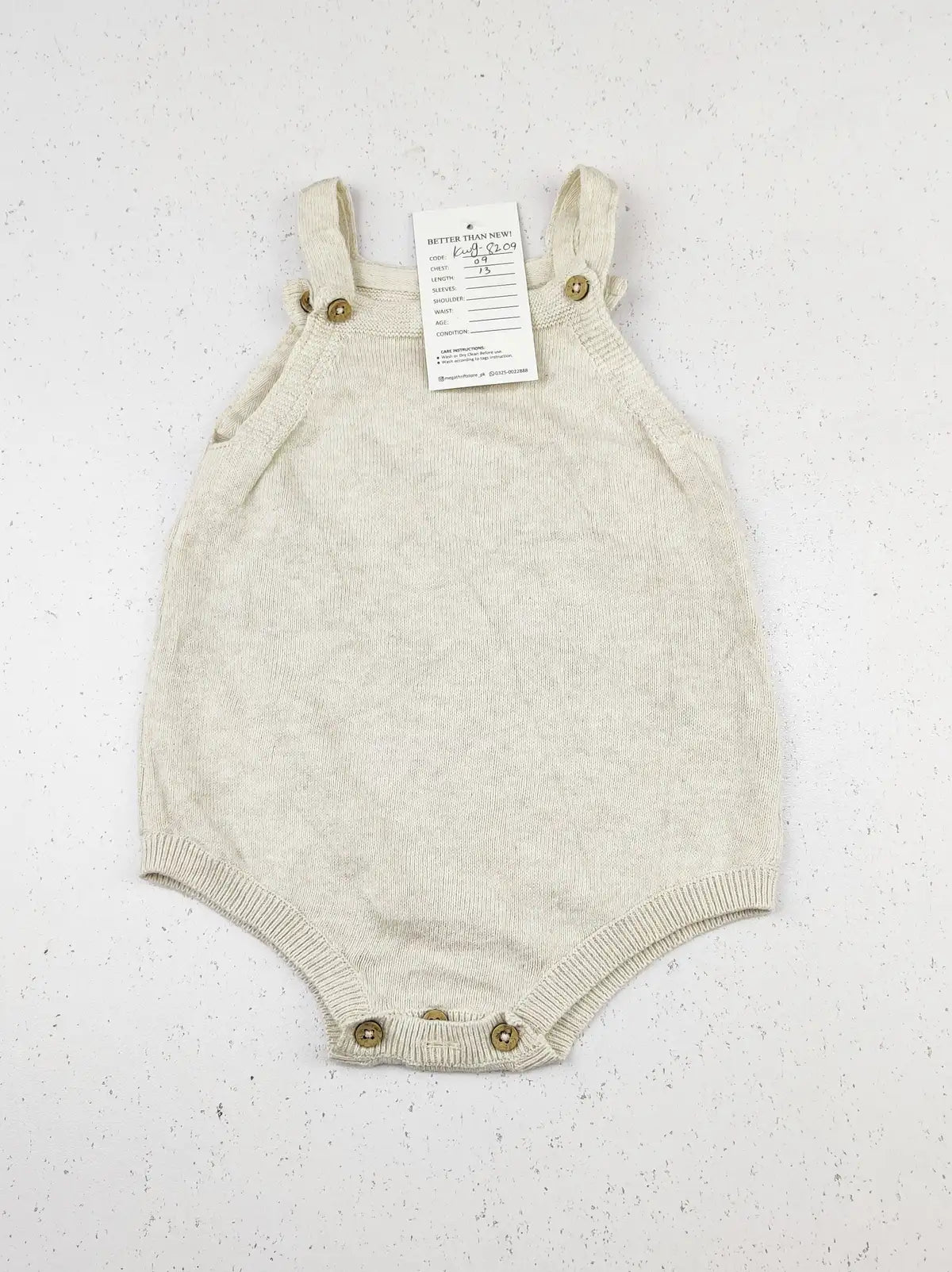 Buy online pre-used pre-loved 100% authentic & Original branded Tu (KWG-8209) available in Pakistan. Top international brands avilable.