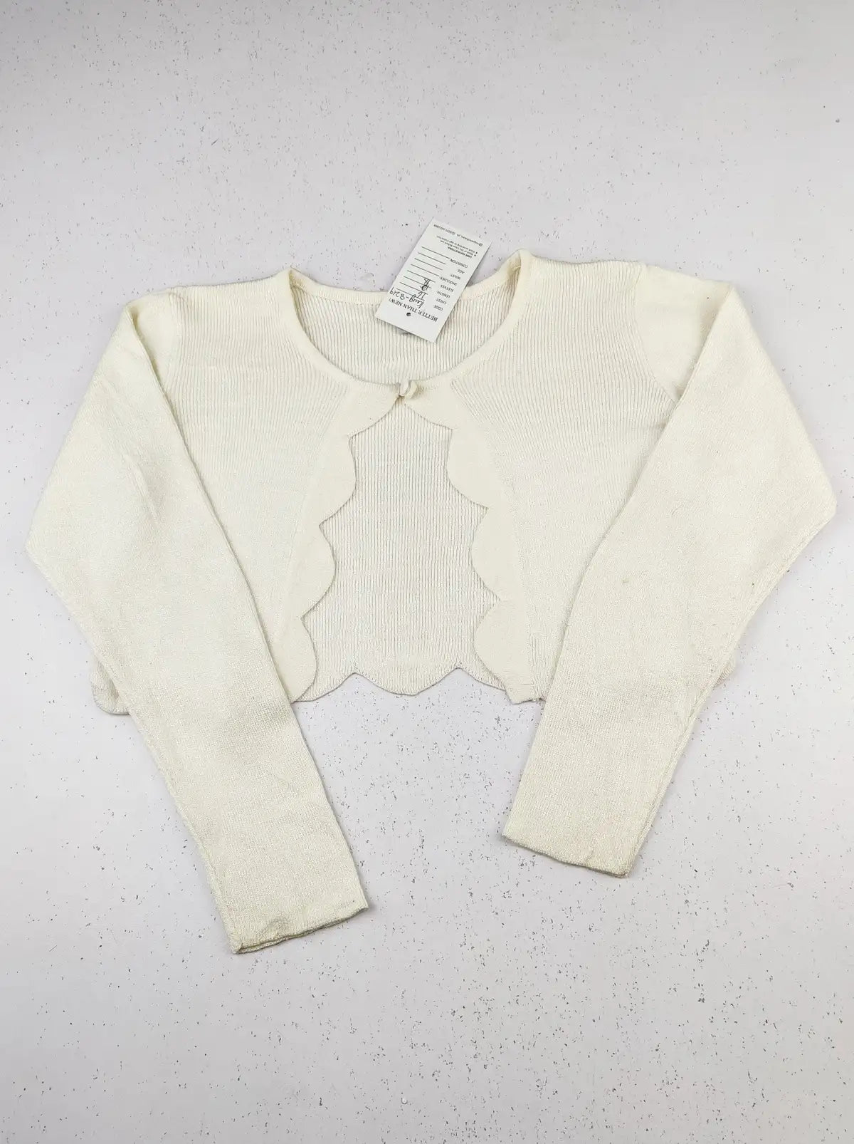 Buy online pre-used pre-loved 100% authentic & Original branded Tu (KWG-8219) available in Pakistan. Top international brands avilable.