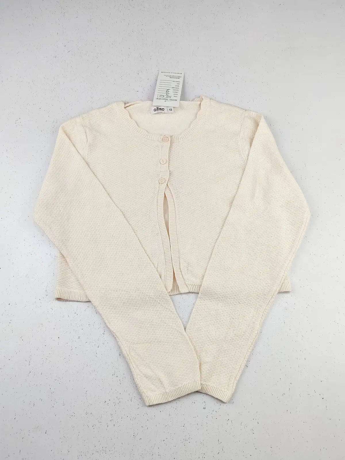 Buy online pre-used pre-loved 100% authentic & Original branded Gemo (KWG-8317) available in Pakistan. Top international brands avilable.