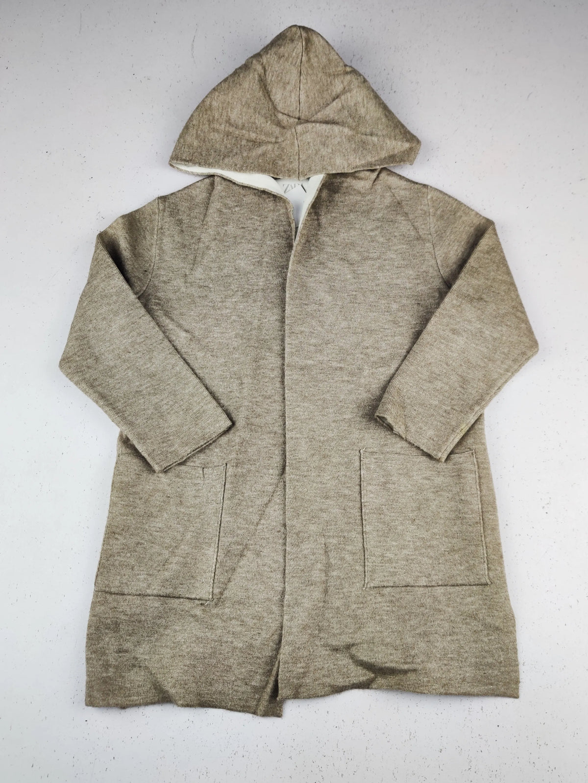 Buy online pre-used pre-loved 100% authentic & Original branded Zara (KWG-9017) available in Pakistan. Top international brands avilable.