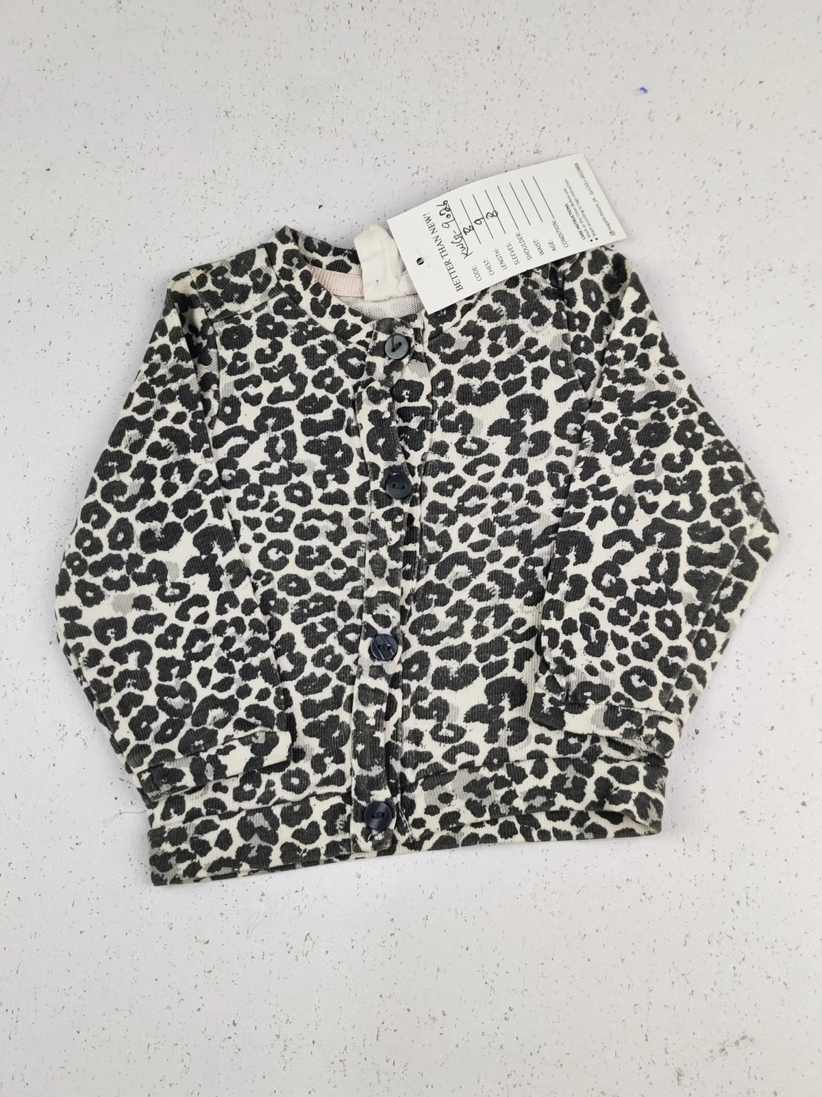 Buy online pre-used pre-loved 100% authentic & Original branded H&M (KWG-9026) available in Pakistan. Top international brands avilable.