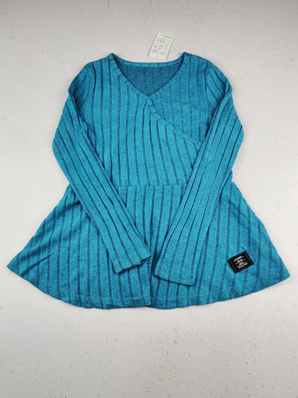 Buy online pre-used pre-loved 100% authentic & Original branded Unknown Brand (KWG-9134) available in Pakistan. Top international brands avilable.