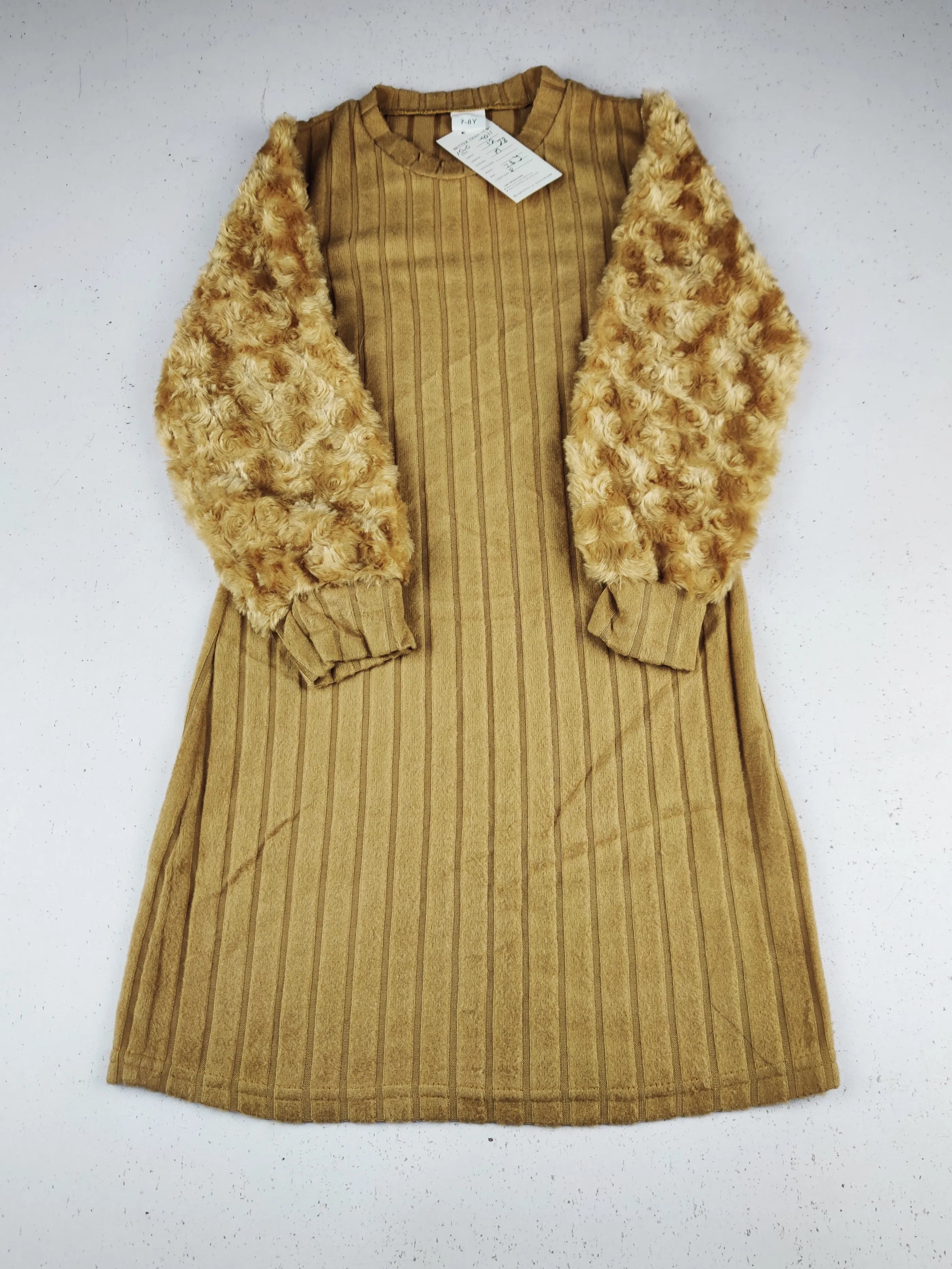 Buy online pre-used pre-loved 100% authentic & Original branded Unknown Brand (KWG-9211) available in Pakistan. Top international brands avilable.