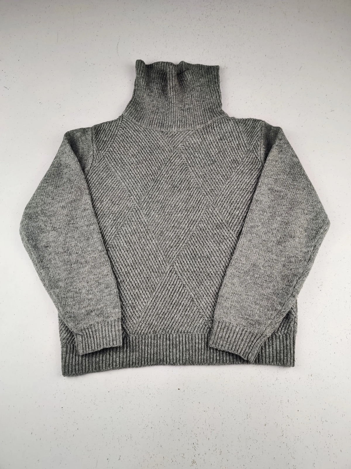 Buy online pre-used pre-loved 100% authentic & Original branded Shein (KWG-9212) available in Pakistan. Top international brands avilable.