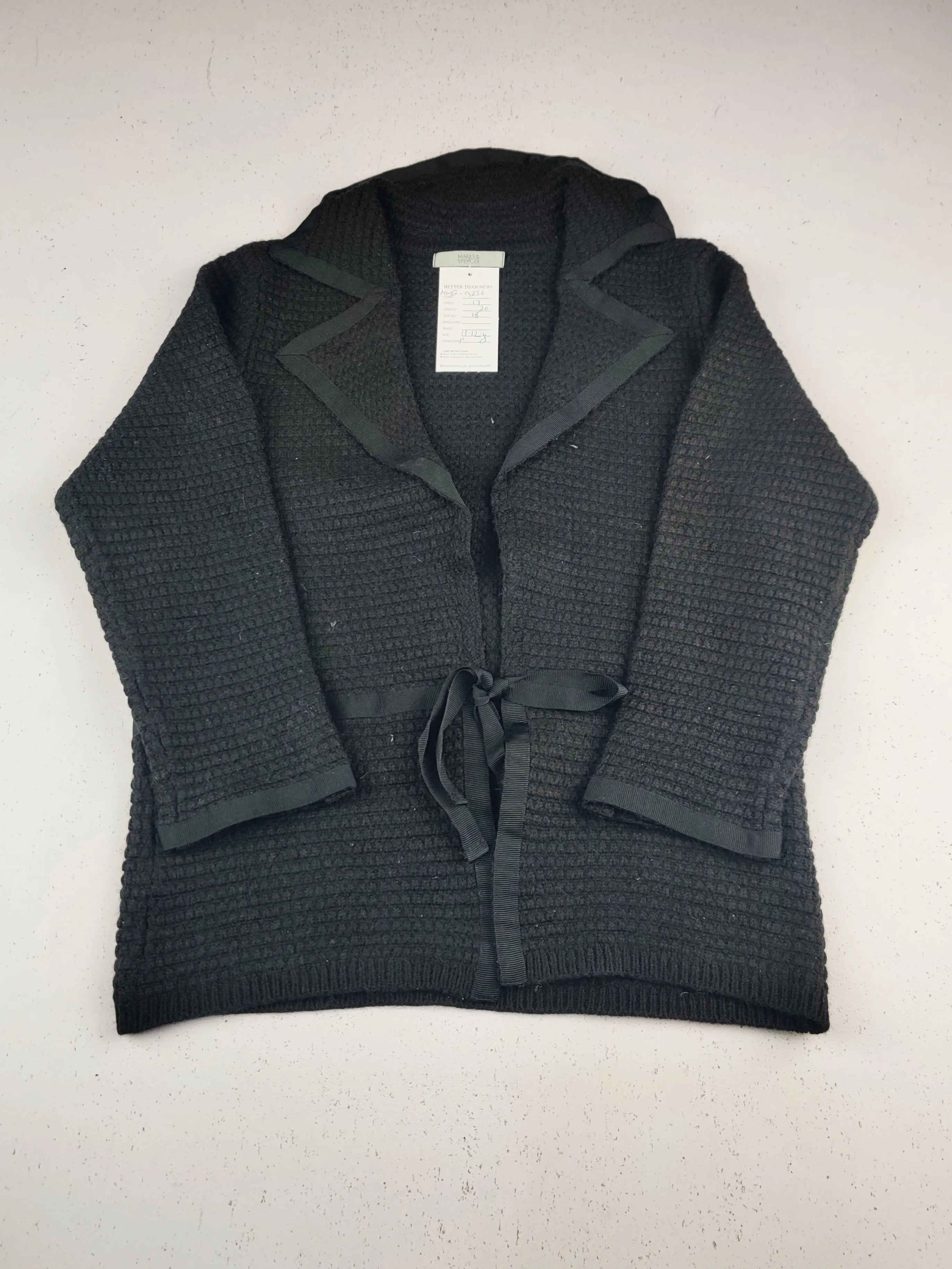 Buy online pre-used pre-loved 100% authentic & Original branded Marks & Spencer (KWG-9256) available in Pakistan. Top international brands avilable.