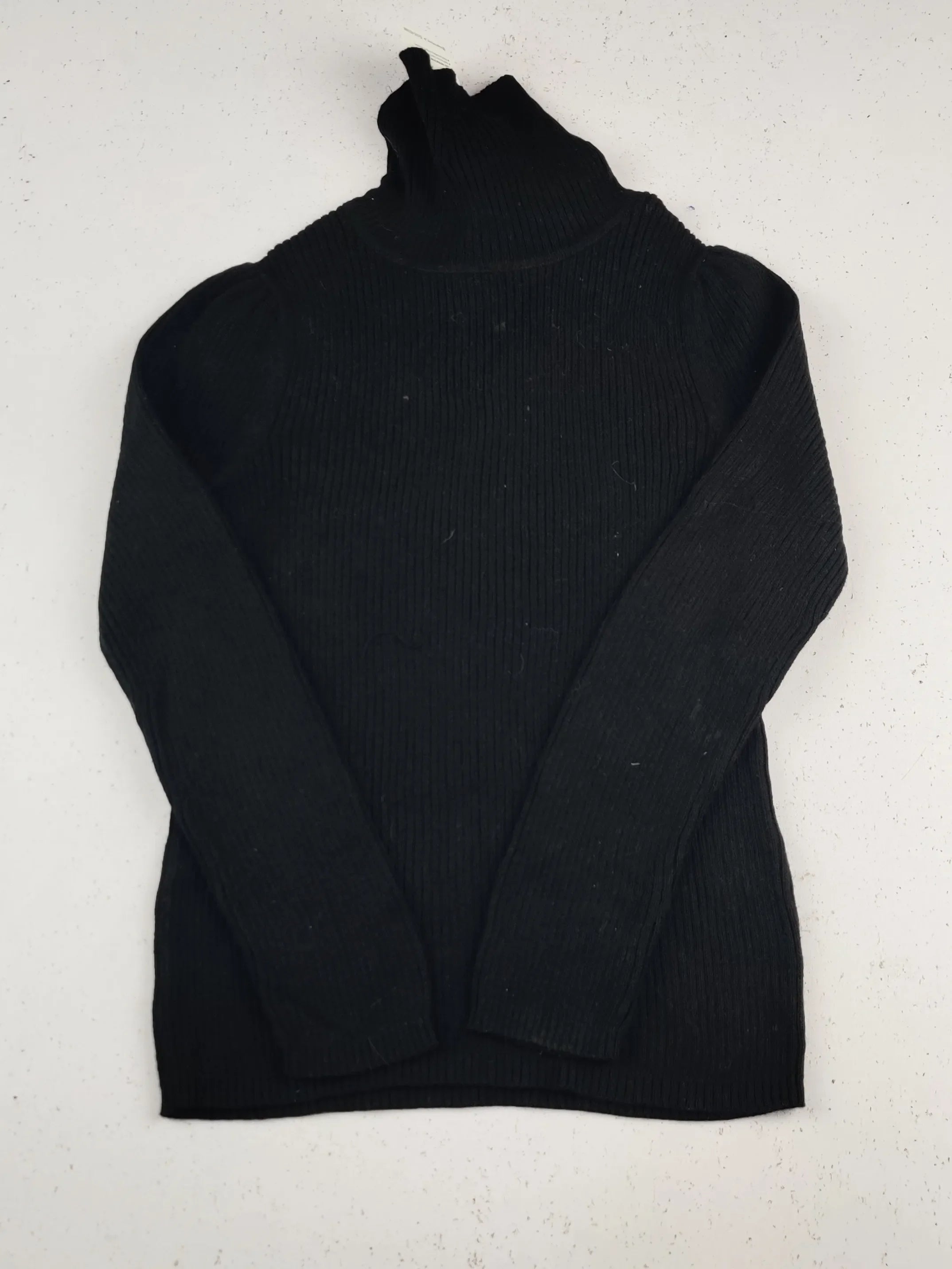Buy online pre-used pre-loved 100% authentic & Original branded F&F (KWG-9276) available in Pakistan. Top international brands avilable.
