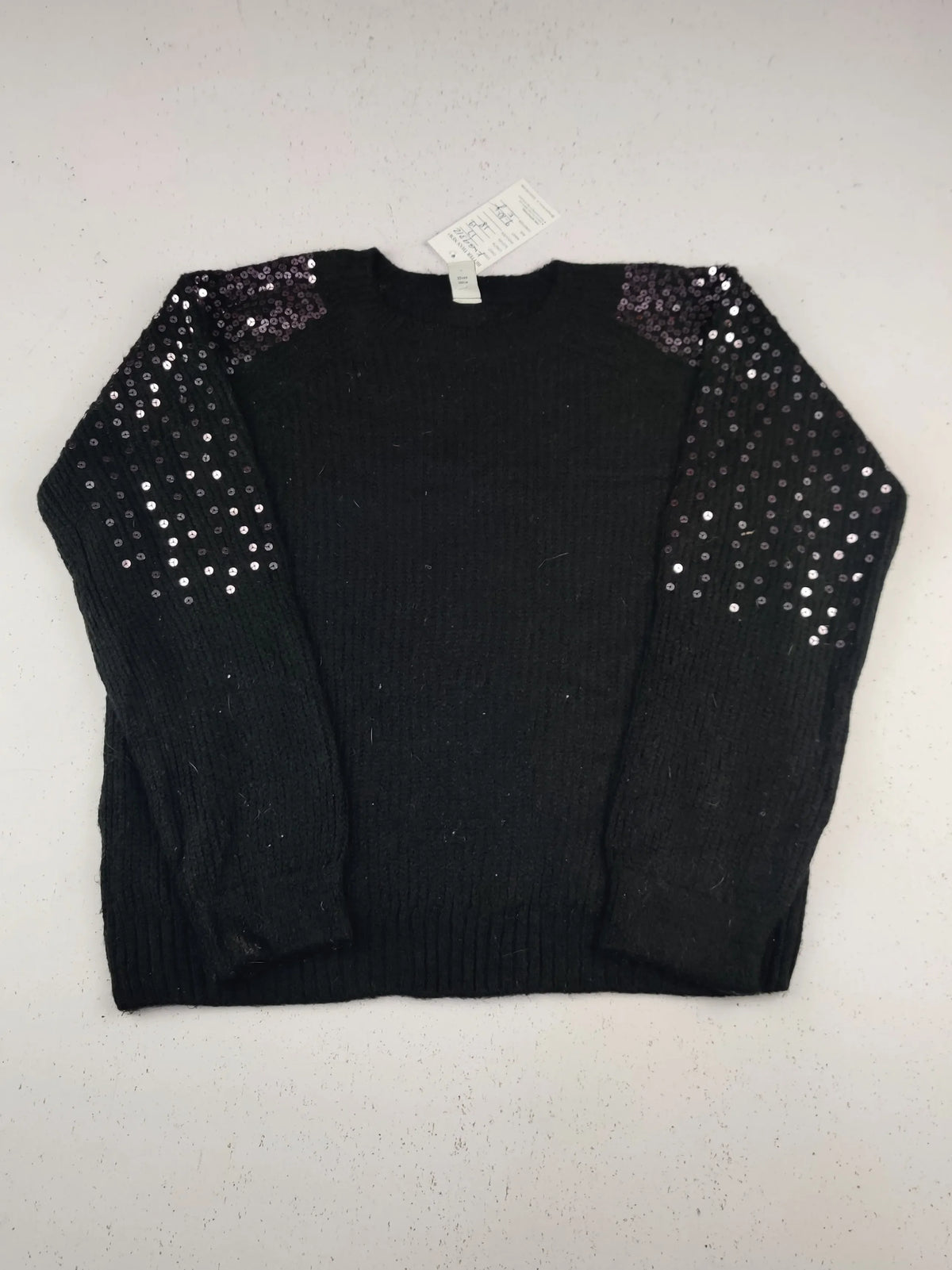 Buy online pre-used pre-loved 100% authentic & Original branded Tu (KWG-9312) available in Pakistan. Top international brands avilable.