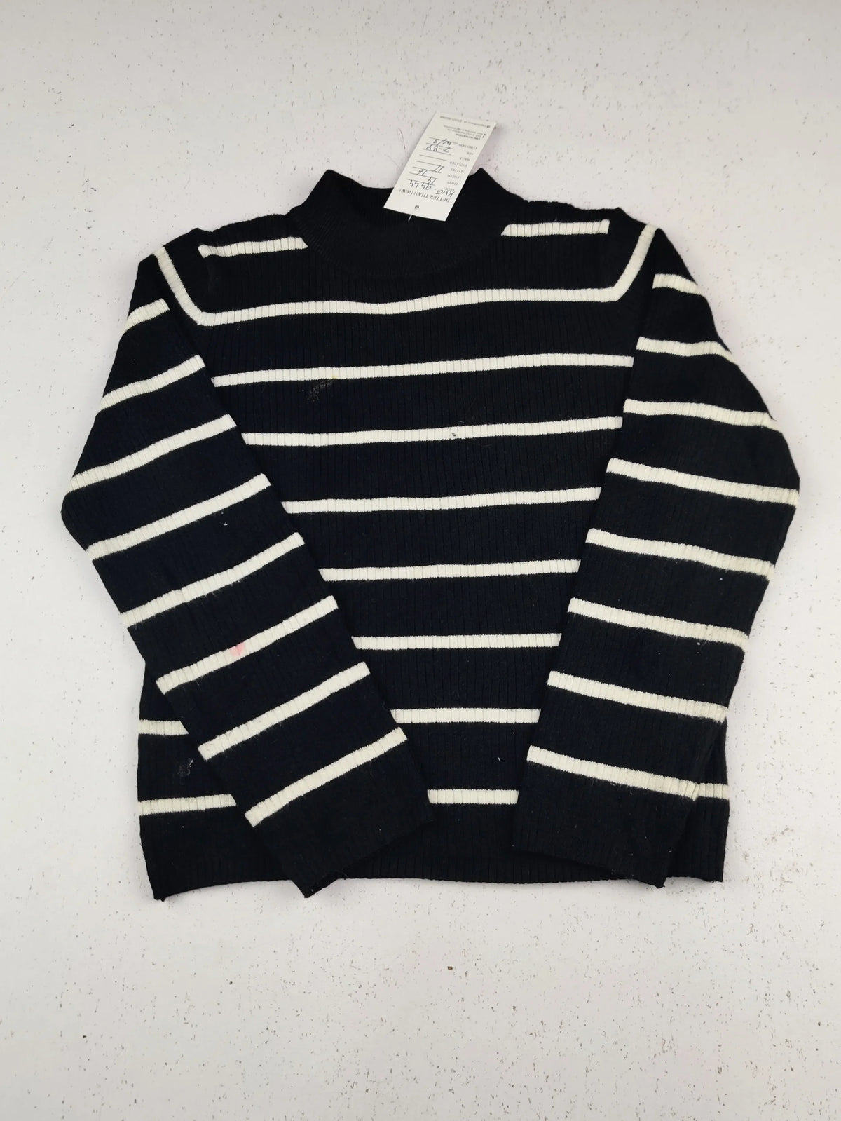 Buy online pre-used pre-loved 100% authentic & Original branded F&F (KWG-9444) available in Pakistan. Top international brands avilable.