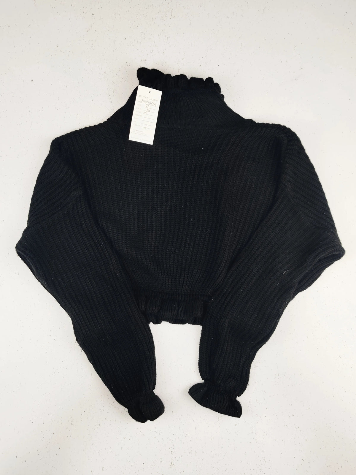 Buy online pre-used pre-loved 100% authentic & Original branded Unknown Brand (KWG-9595) available in Pakistan. Top international brands avilable.