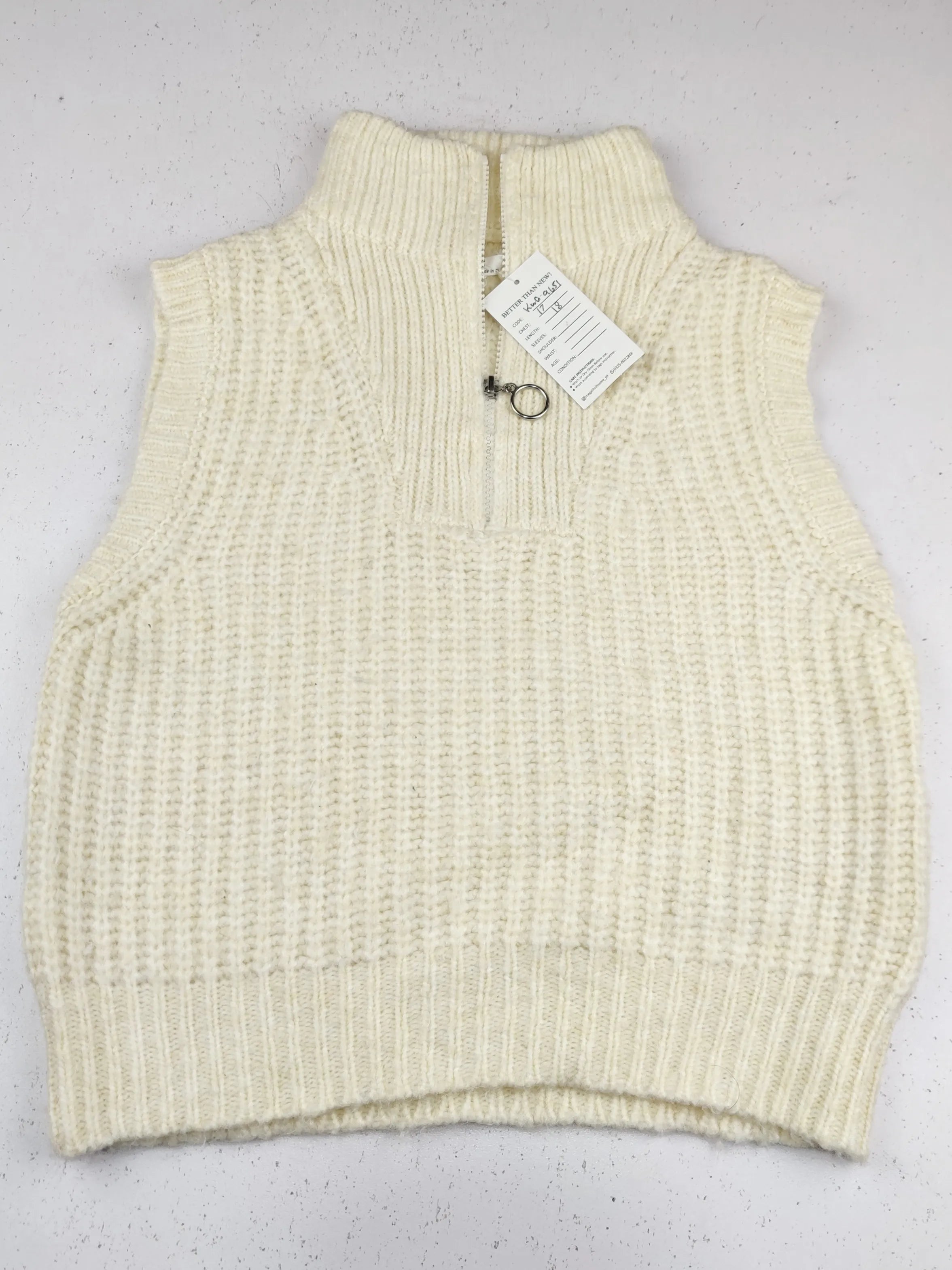 Buy online pre-used pre-loved 100% authentic & Original branded Marks & Spencer (KWG-9651) available in Pakistan. Top international brands avilable.