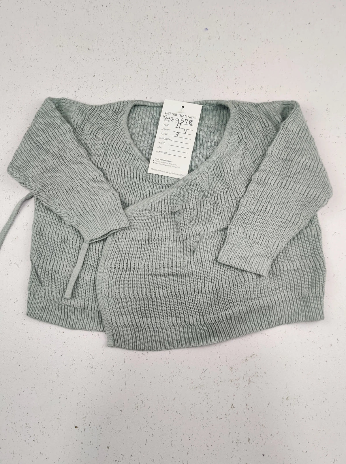 Buy online pre-used pre-loved 100% authentic & Original branded Unknown Brand (KWG-9678) available in Pakistan. Top international brands avilable.