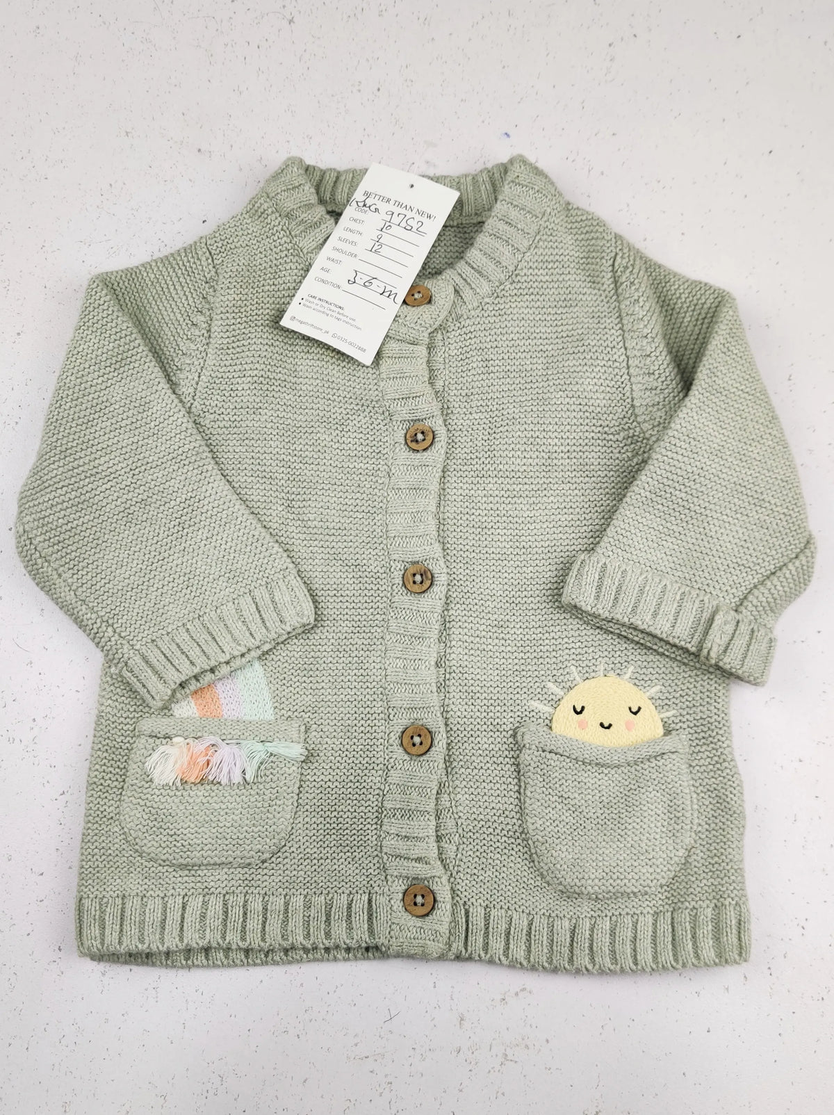 Buy online pre-used pre-loved 100% authentic & Original branded Unknown Brand (KWG-9752) available in Pakistan. Top international brands avilable.