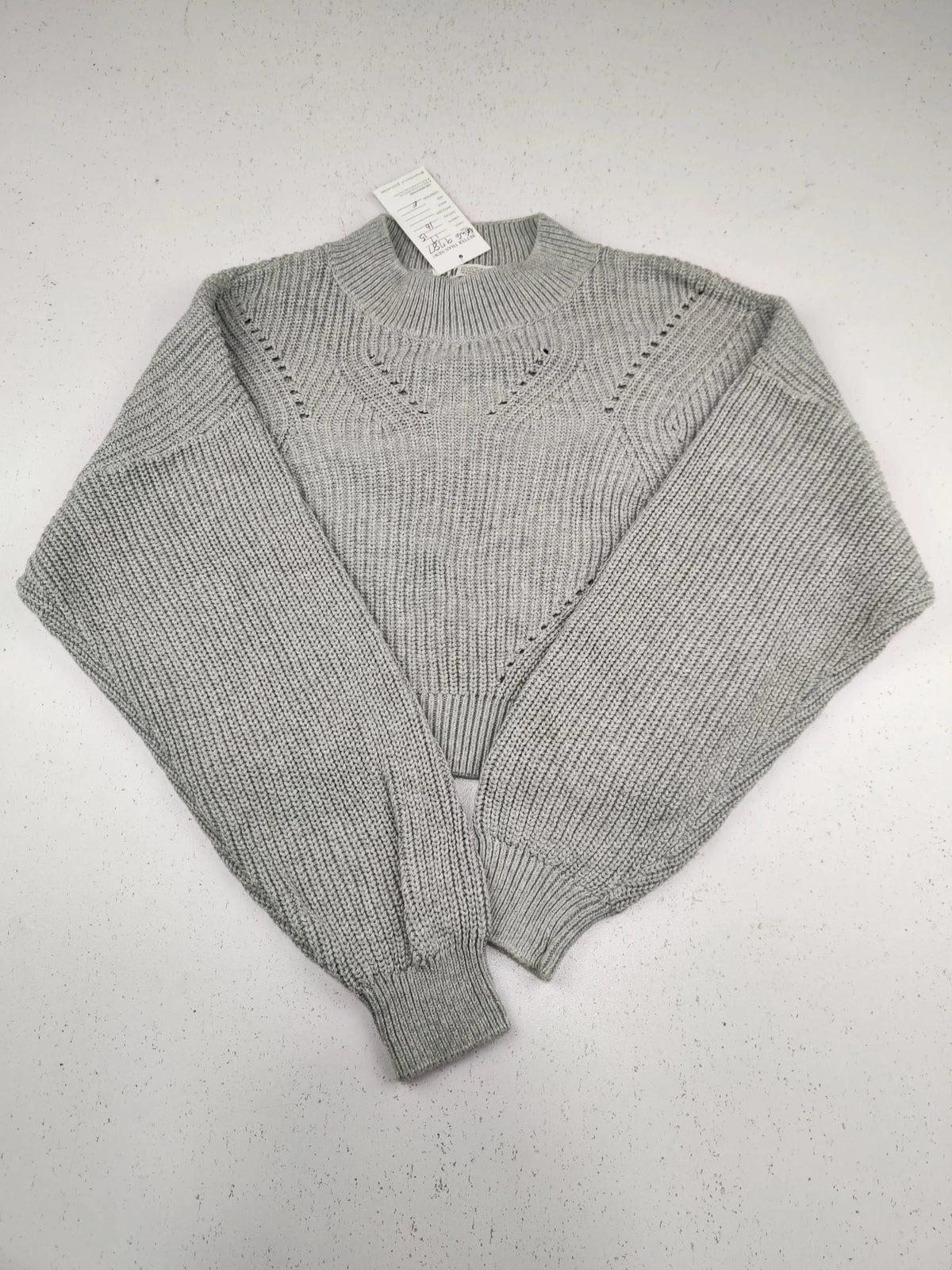 Buy online pre-used pre-loved 100% authentic & Original branded H&M (KWG-9787) available in Pakistan. Top international brands avilable.